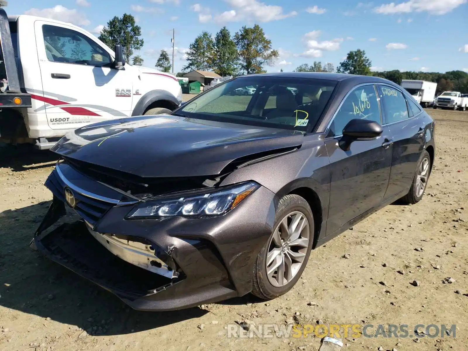 2 Photograph of a damaged car 4T1BZ1FB1KU025462 TOYOTA AVALON 2019