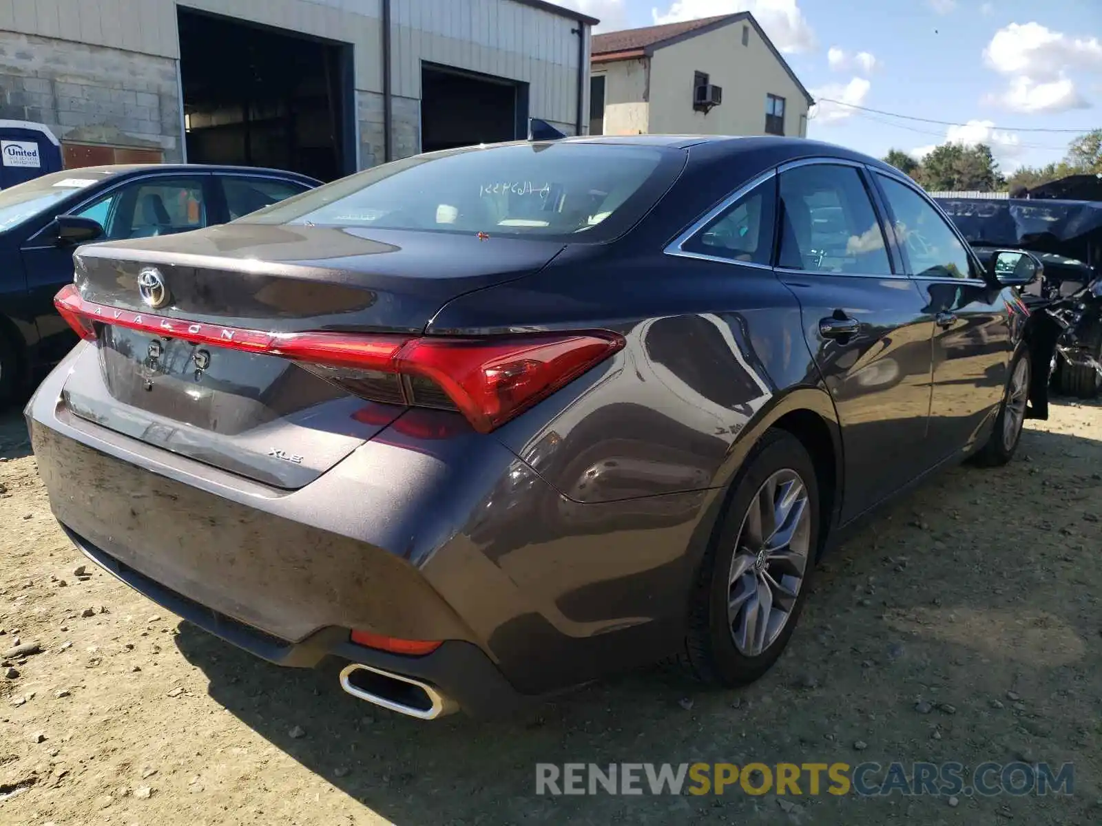 4 Photograph of a damaged car 4T1BZ1FB1KU025462 TOYOTA AVALON 2019