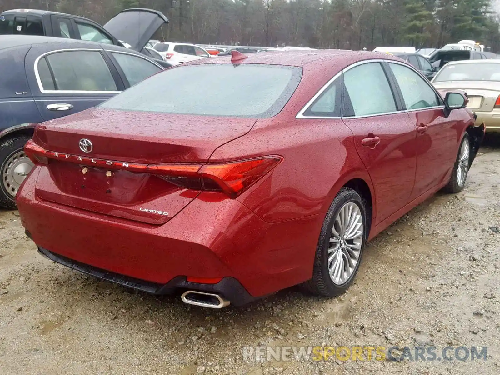 4 Photograph of a damaged car 4T1BZ1FB1KU025736 TOYOTA AVALON 2019