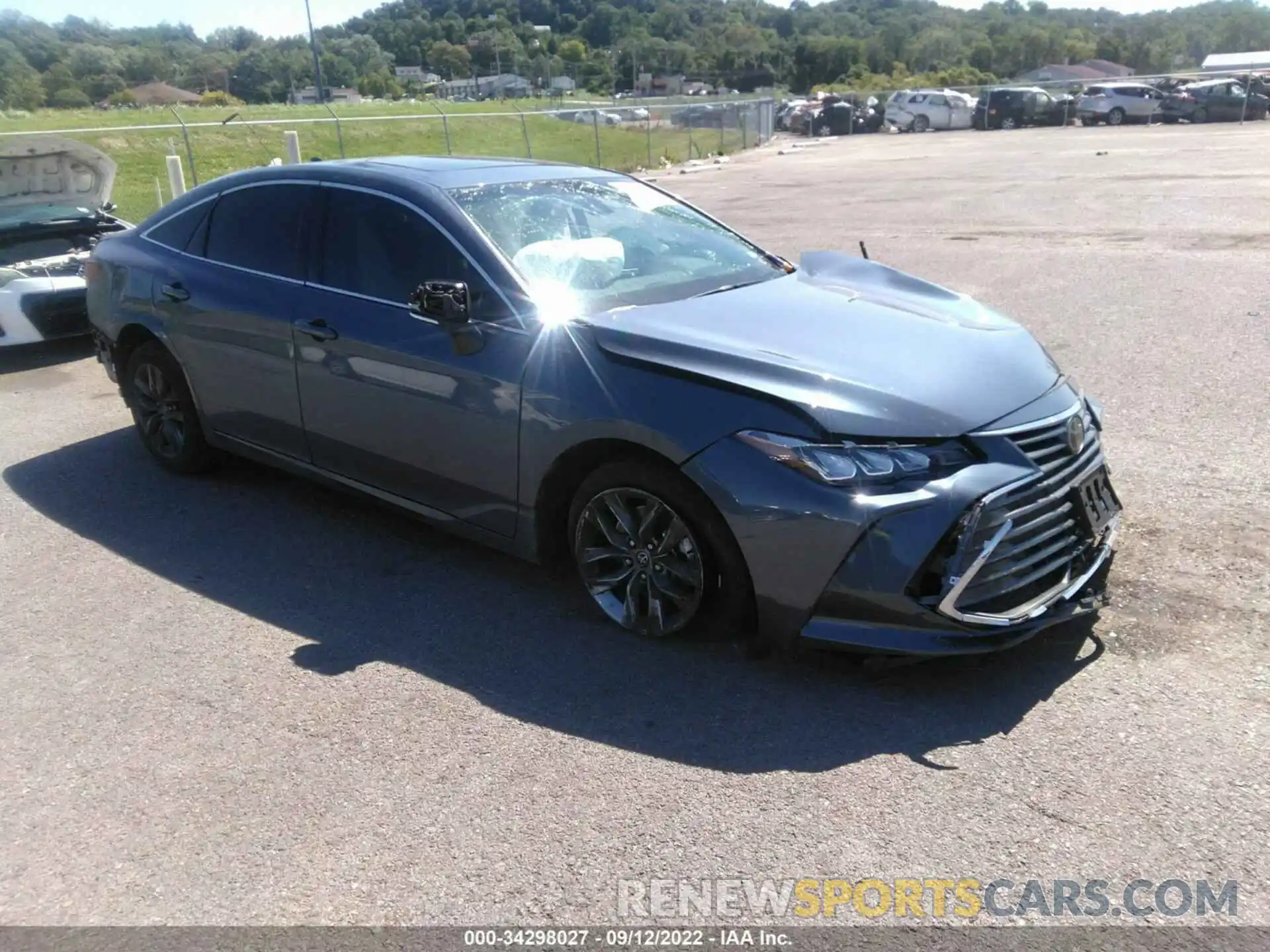 1 Photograph of a damaged car 4T1BZ1FB1KU029561 TOYOTA AVALON 2019