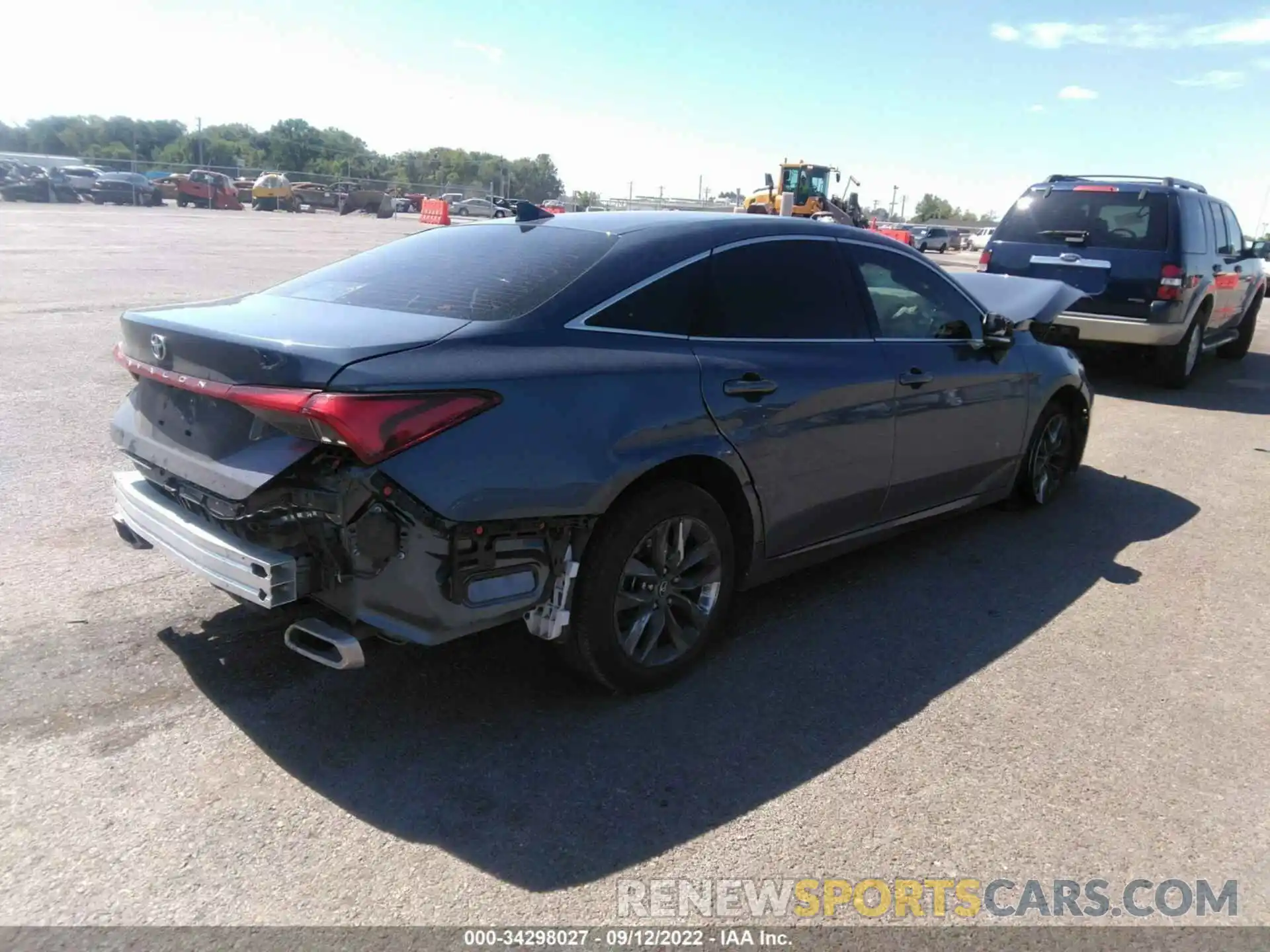 4 Photograph of a damaged car 4T1BZ1FB1KU029561 TOYOTA AVALON 2019