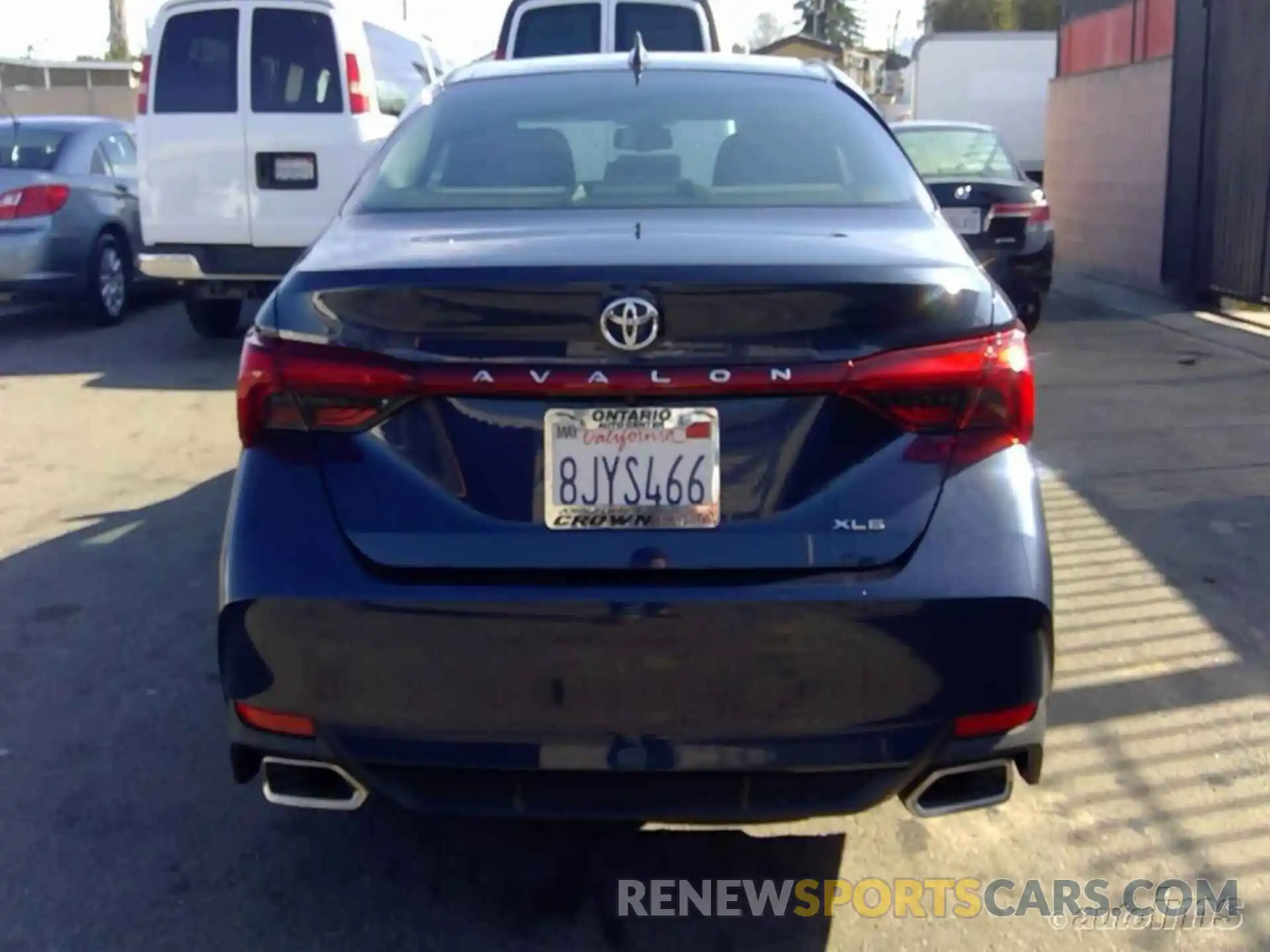 5 Photograph of a damaged car 4T1BZ1FB1KU029995 TOYOTA AVALON 2019