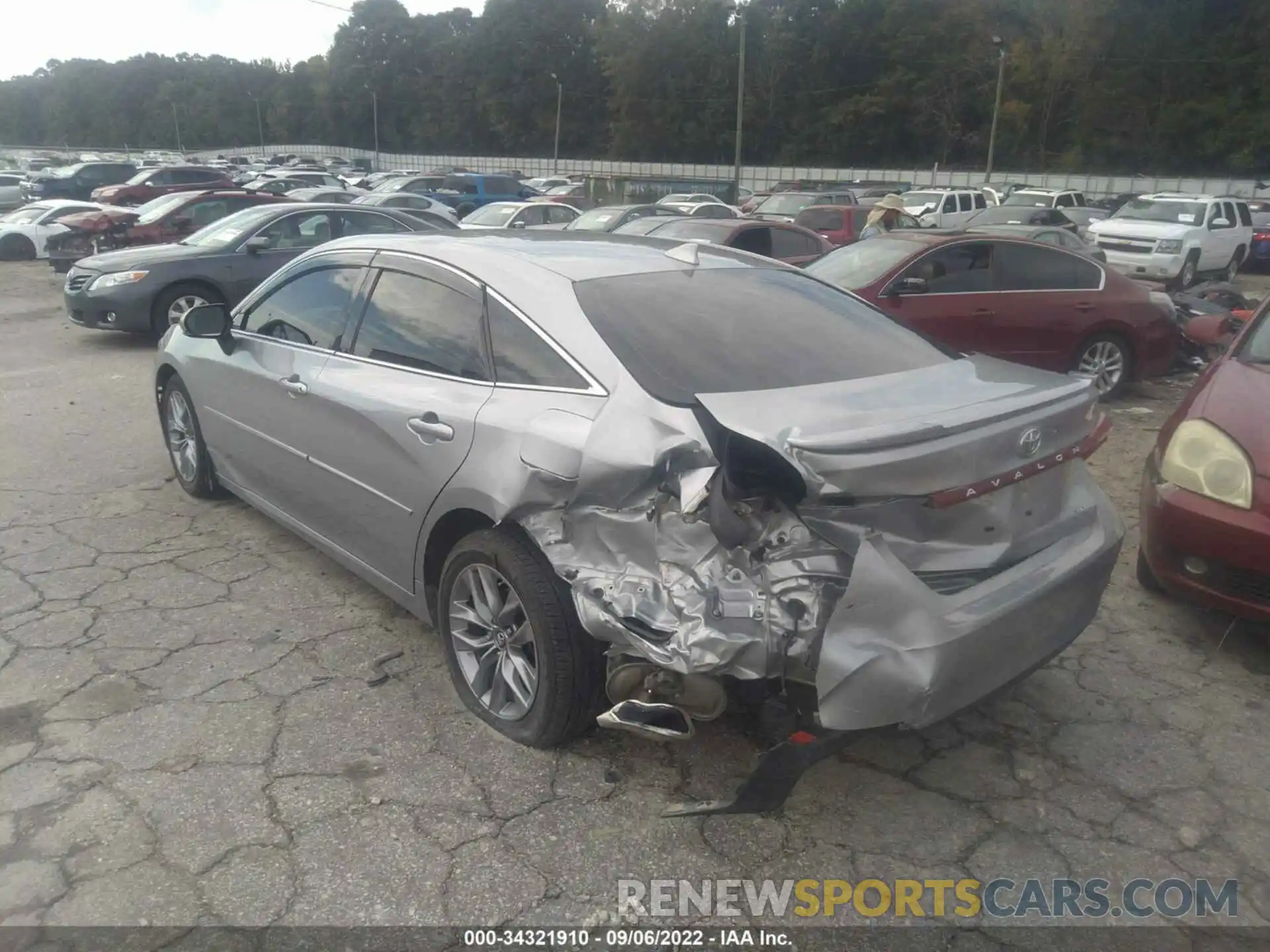 3 Photograph of a damaged car 4T1BZ1FB1KU032587 TOYOTA AVALON 2019