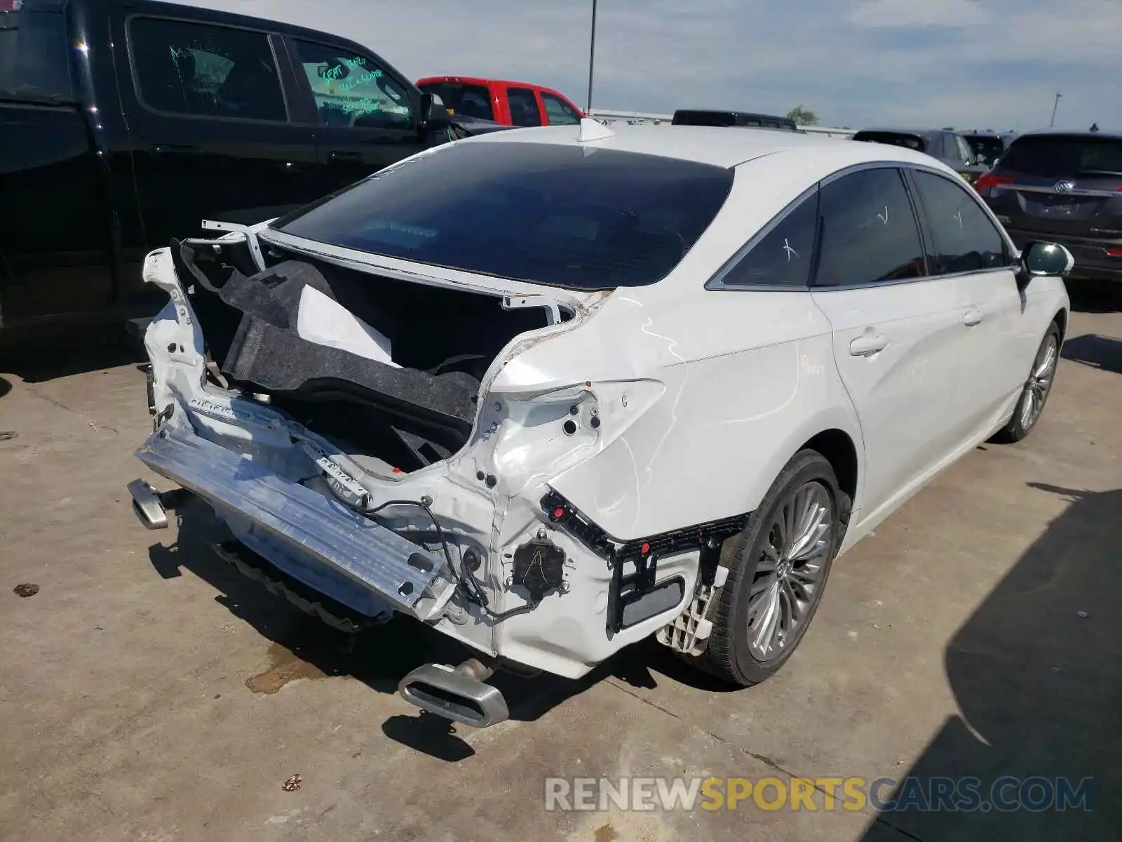 4 Photograph of a damaged car 4T1BZ1FB1KU034372 TOYOTA AVALON 2019