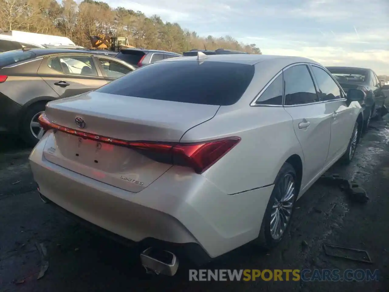 4 Photograph of a damaged car 4T1BZ1FB1KU034789 TOYOTA AVALON 2019