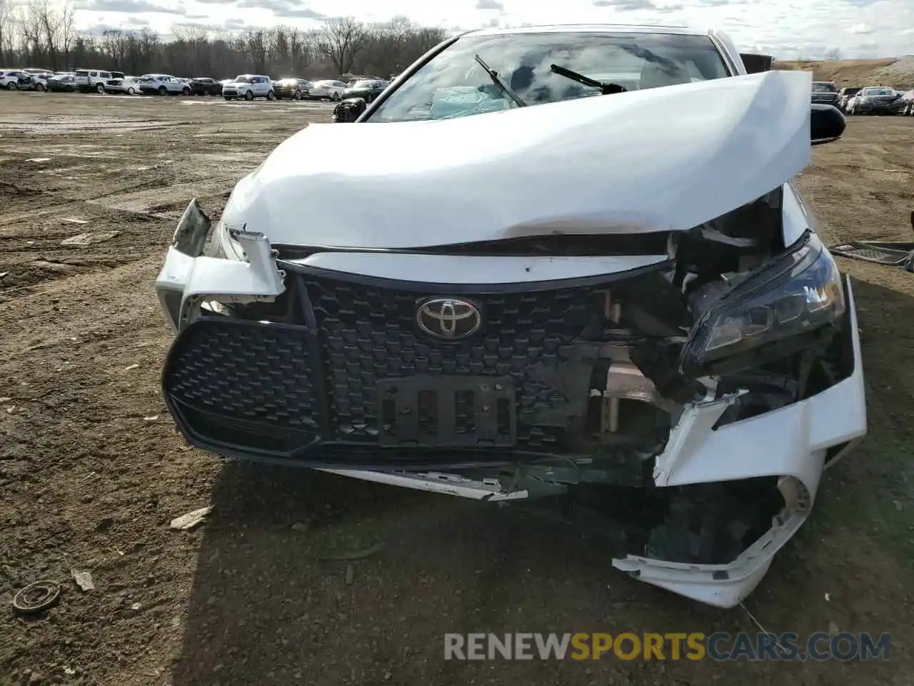 5 Photograph of a damaged car 4T1BZ1FB2KU001302 TOYOTA AVALON 2019