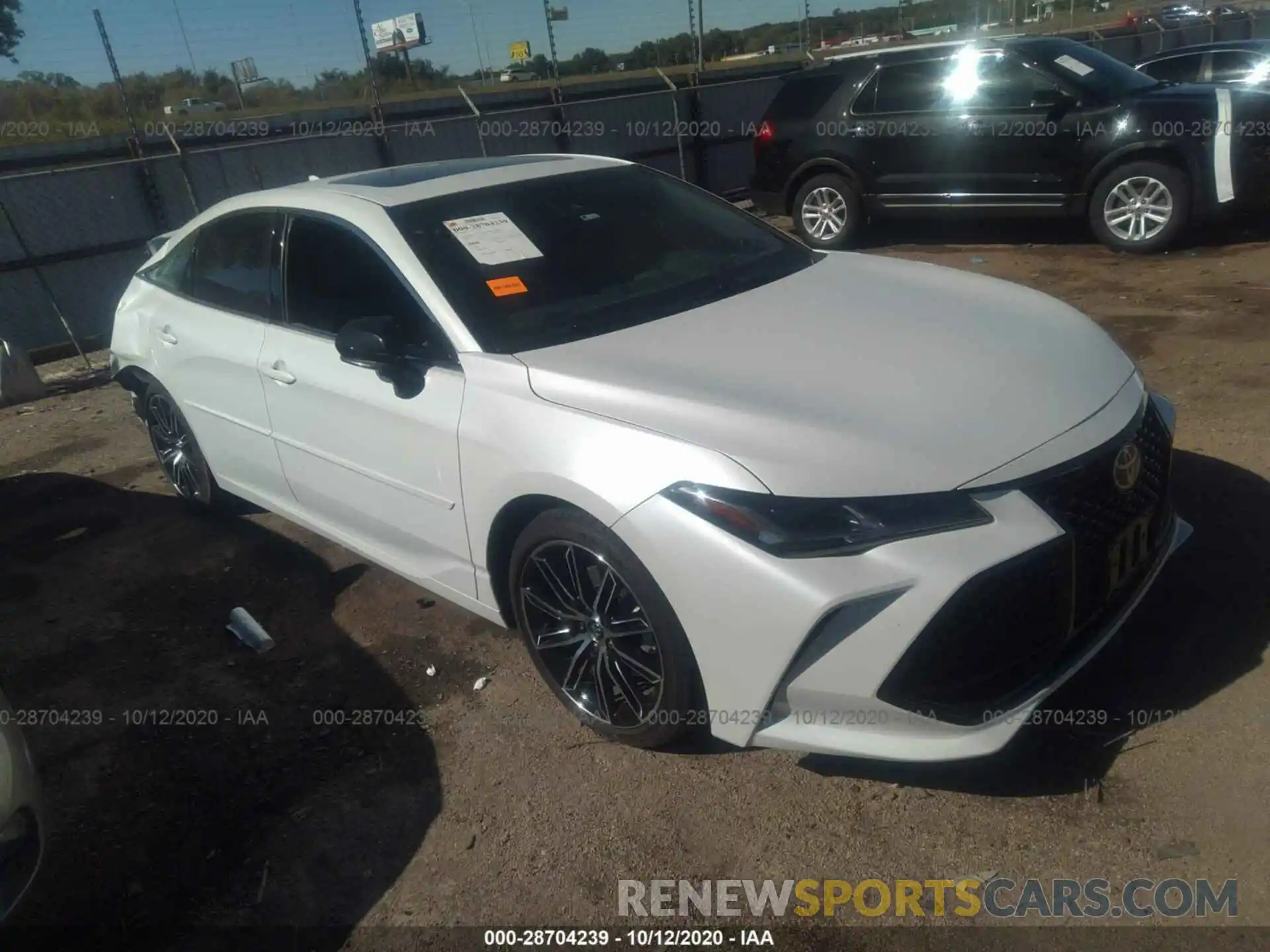 1 Photograph of a damaged car 4T1BZ1FB2KU002126 TOYOTA AVALON 2019