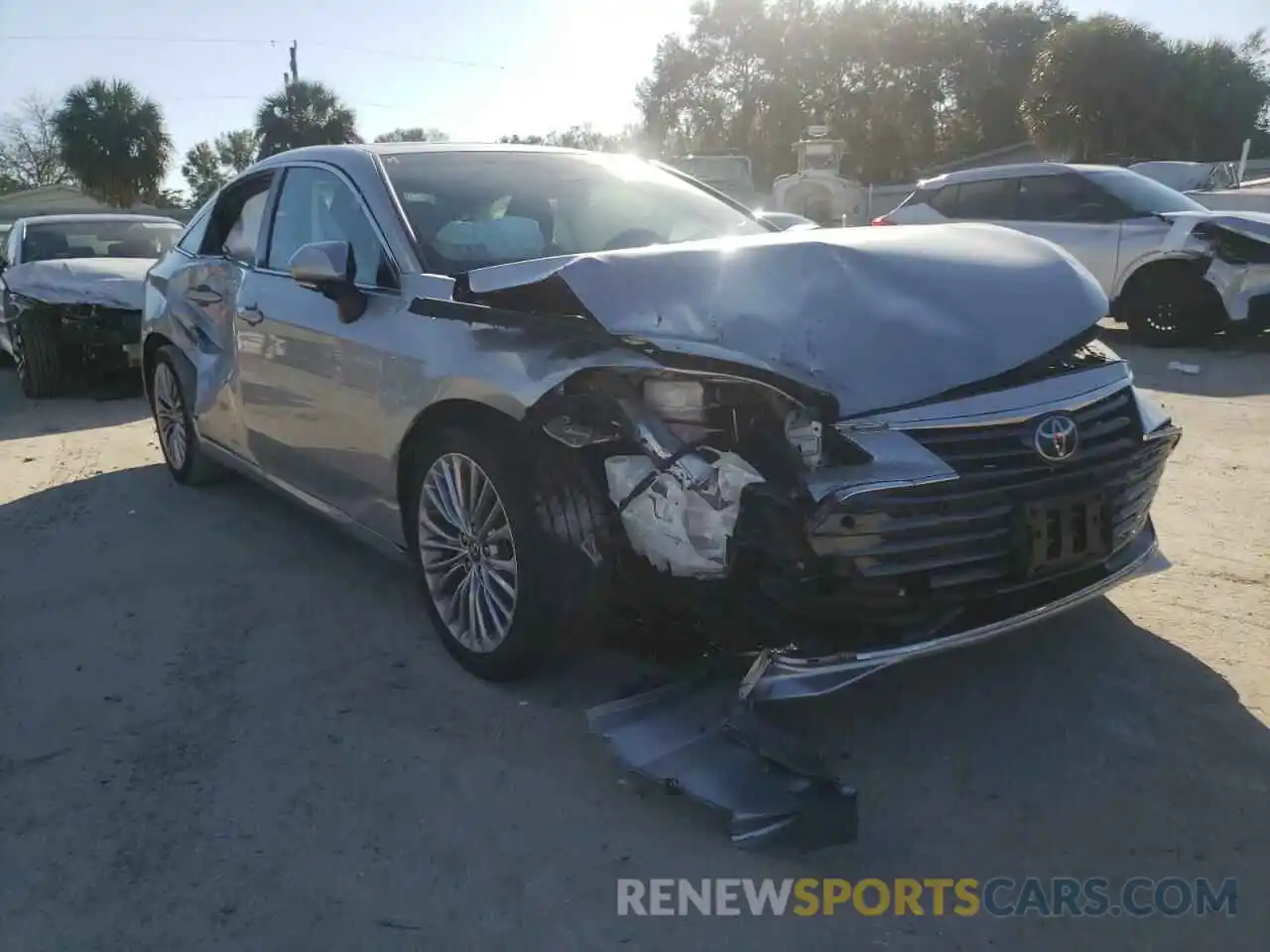 1 Photograph of a damaged car 4T1BZ1FB2KU004197 TOYOTA AVALON 2019