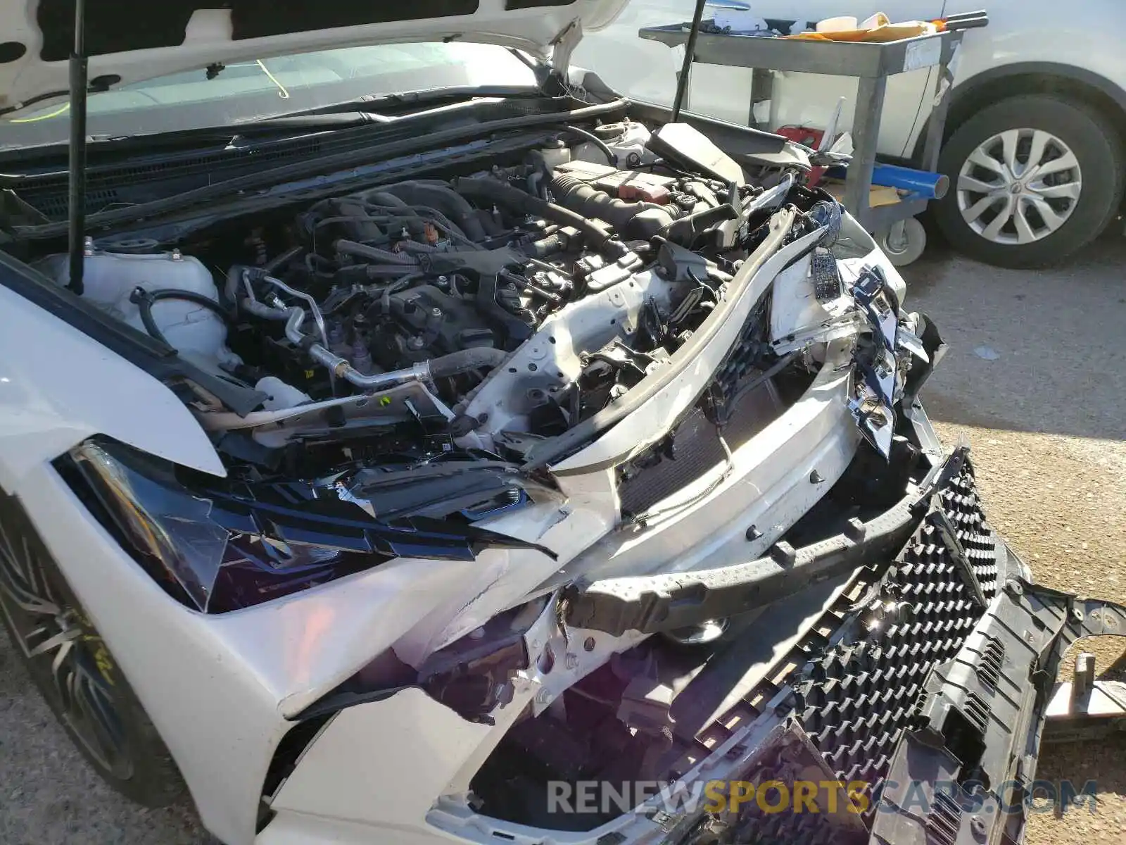 9 Photograph of a damaged car 4T1BZ1FB2KU004698 TOYOTA AVALON 2019