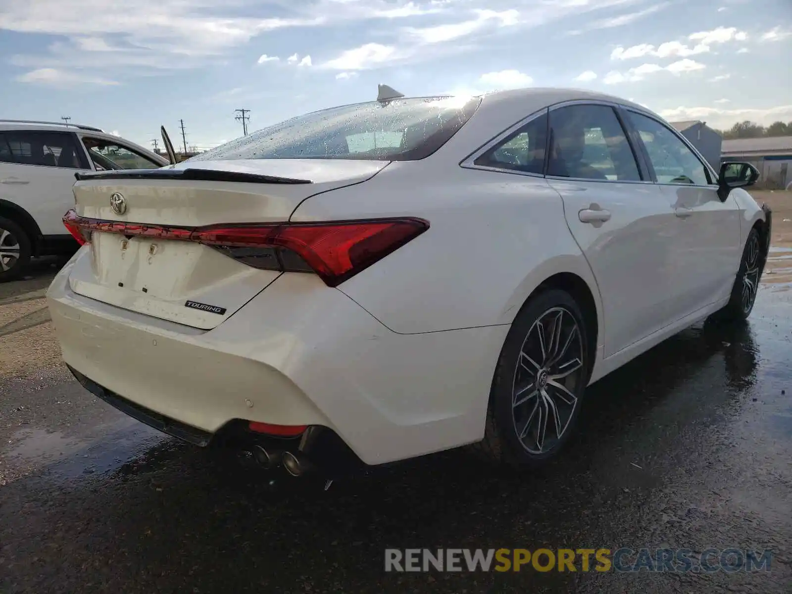 4 Photograph of a damaged car 4T1BZ1FB2KU006158 TOYOTA AVALON 2019