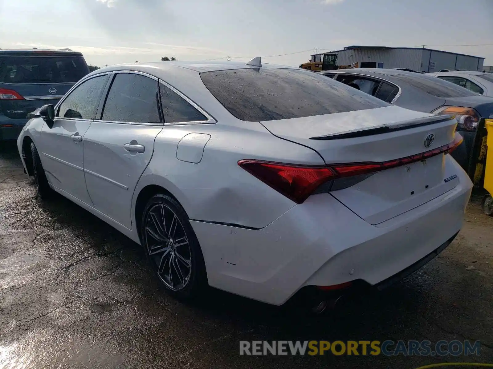 3 Photograph of a damaged car 4T1BZ1FB2KU009724 TOYOTA AVALON 2019