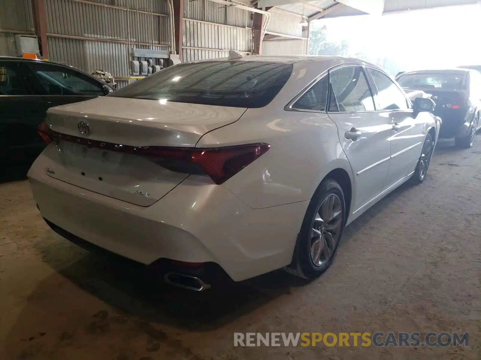 4 Photograph of a damaged car 4T1BZ1FB2KU011117 TOYOTA AVALON 2019