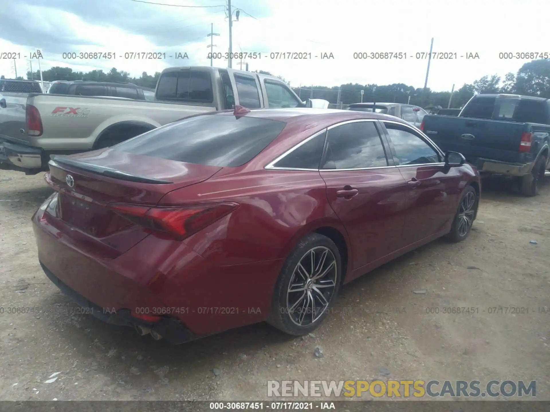 4 Photograph of a damaged car 4T1BZ1FB2KU012736 TOYOTA AVALON 2019