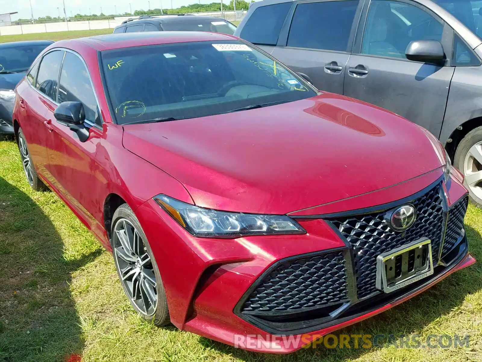 1 Photograph of a damaged car 4T1BZ1FB2KU012946 TOYOTA AVALON 2019