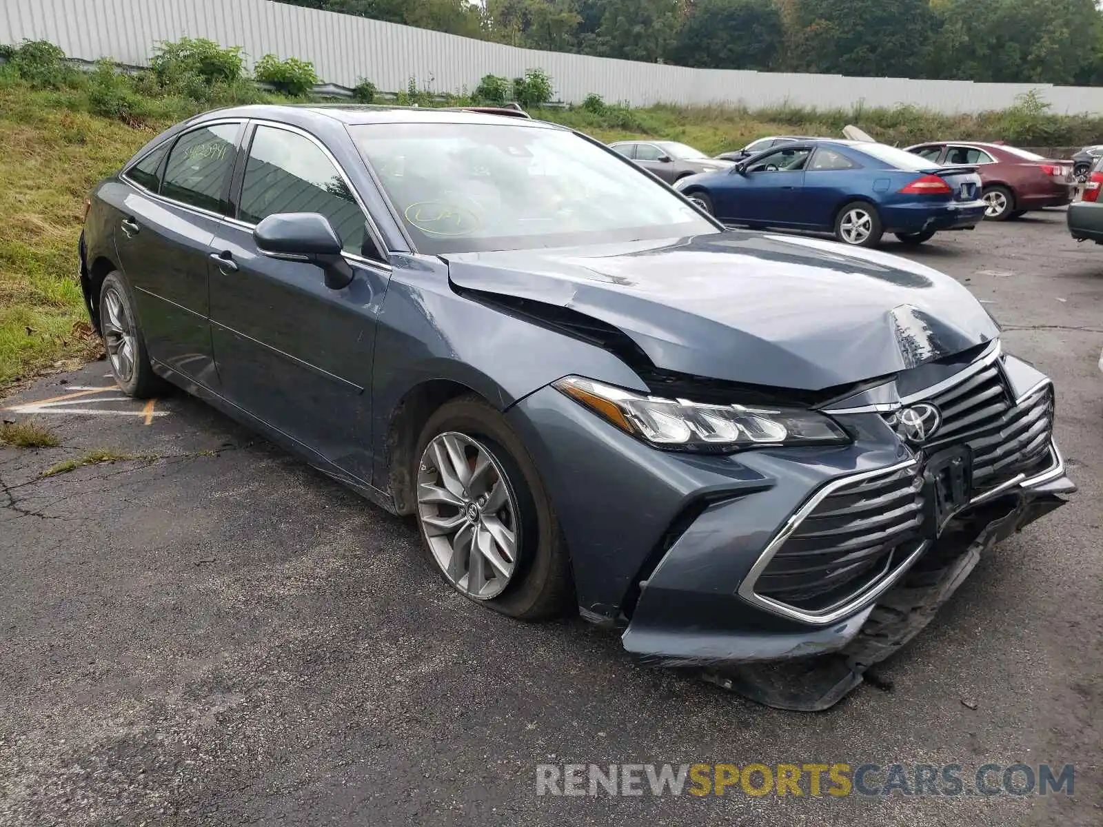 1 Photograph of a damaged car 4T1BZ1FB2KU014664 TOYOTA AVALON 2019