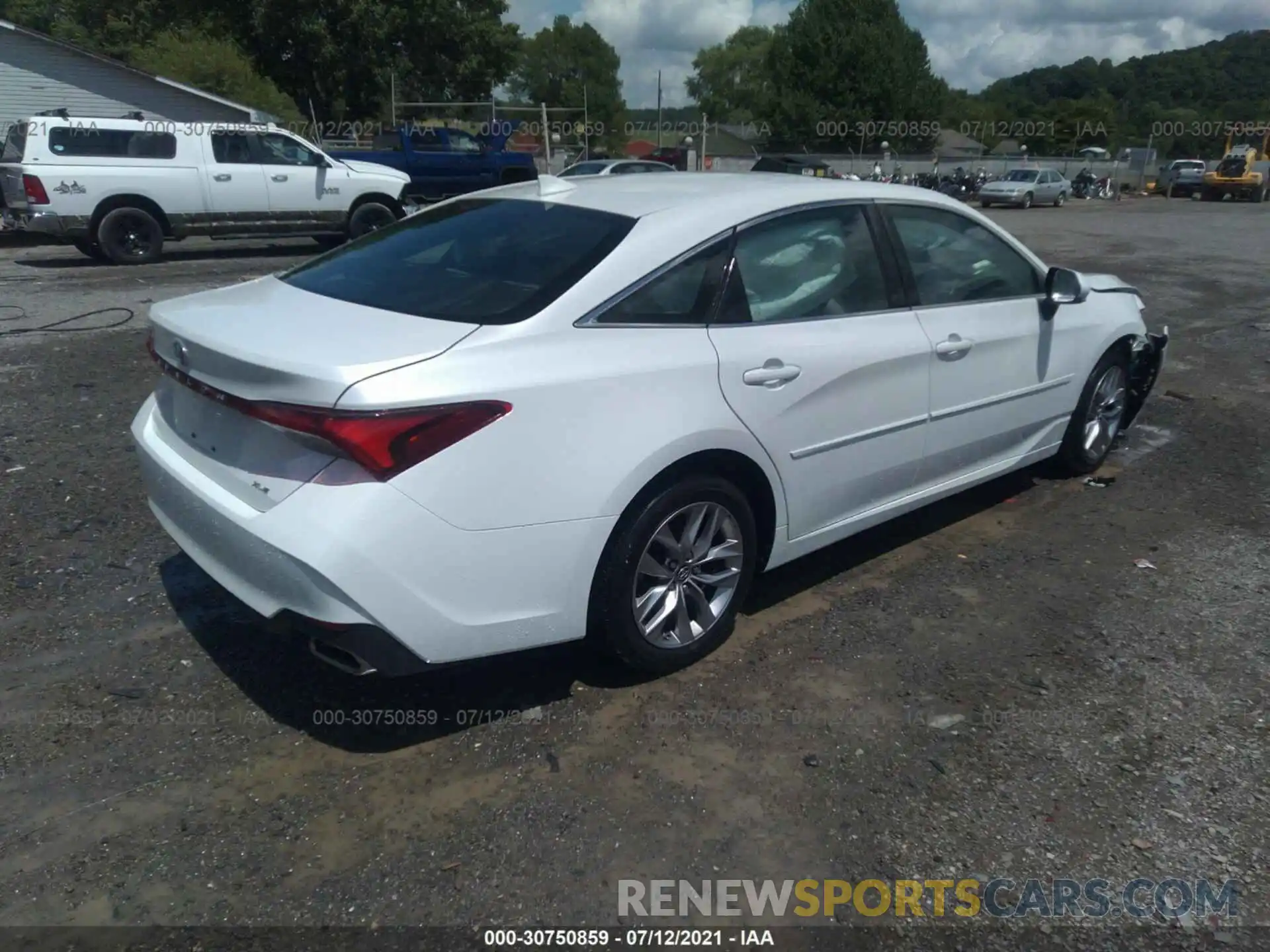 4 Photograph of a damaged car 4T1BZ1FB2KU015166 TOYOTA AVALON 2019