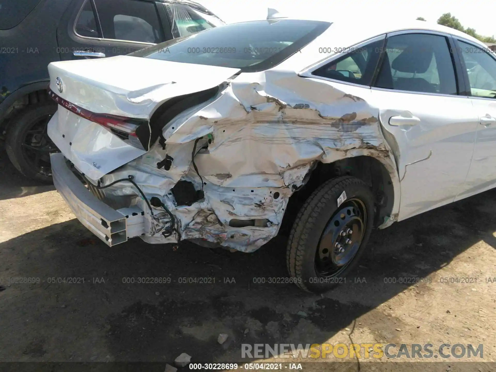 6 Photograph of a damaged car 4T1BZ1FB2KU016141 TOYOTA AVALON 2019