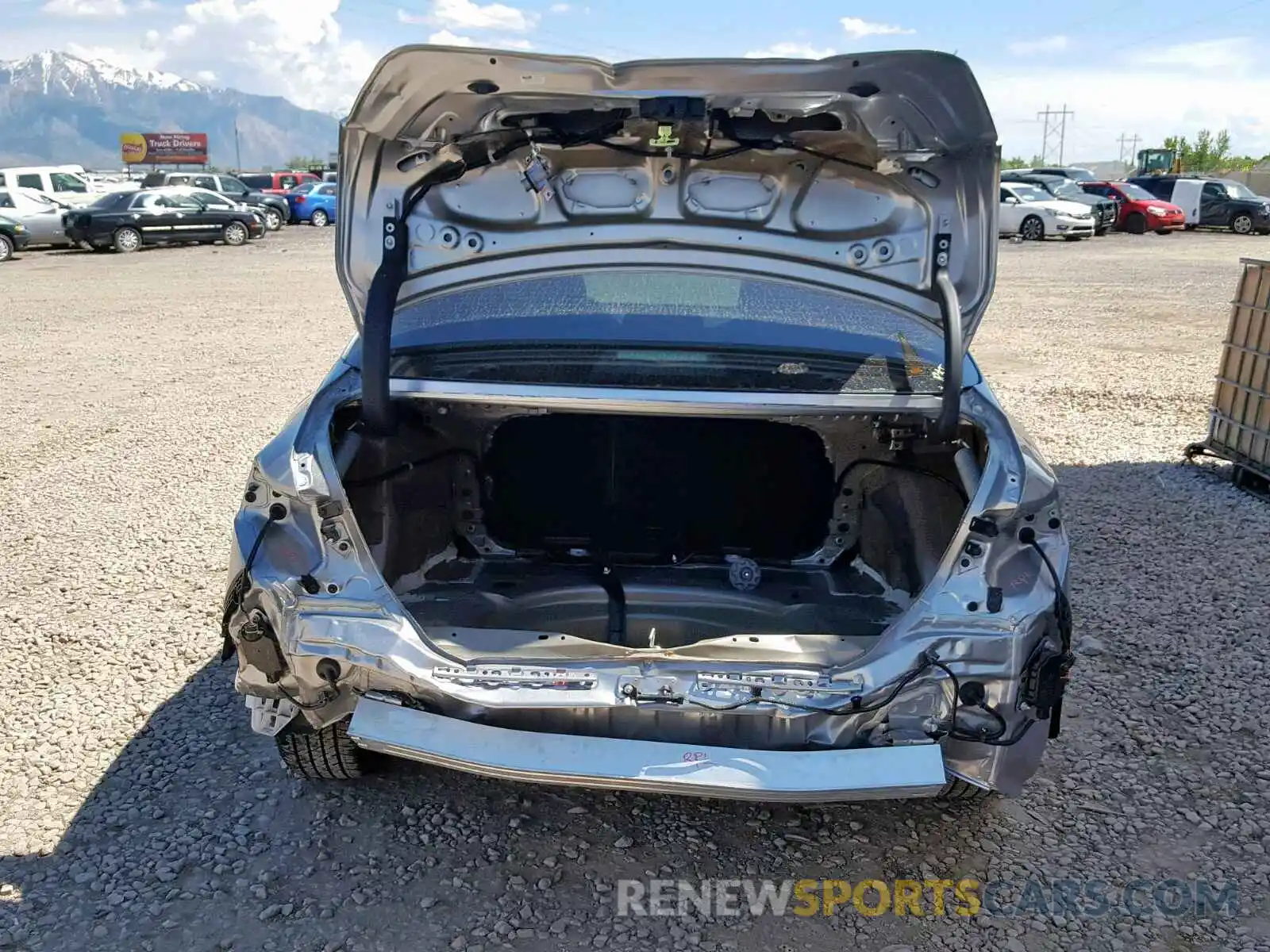 9 Photograph of a damaged car 4T1BZ1FB2KU017905 TOYOTA AVALON 2019