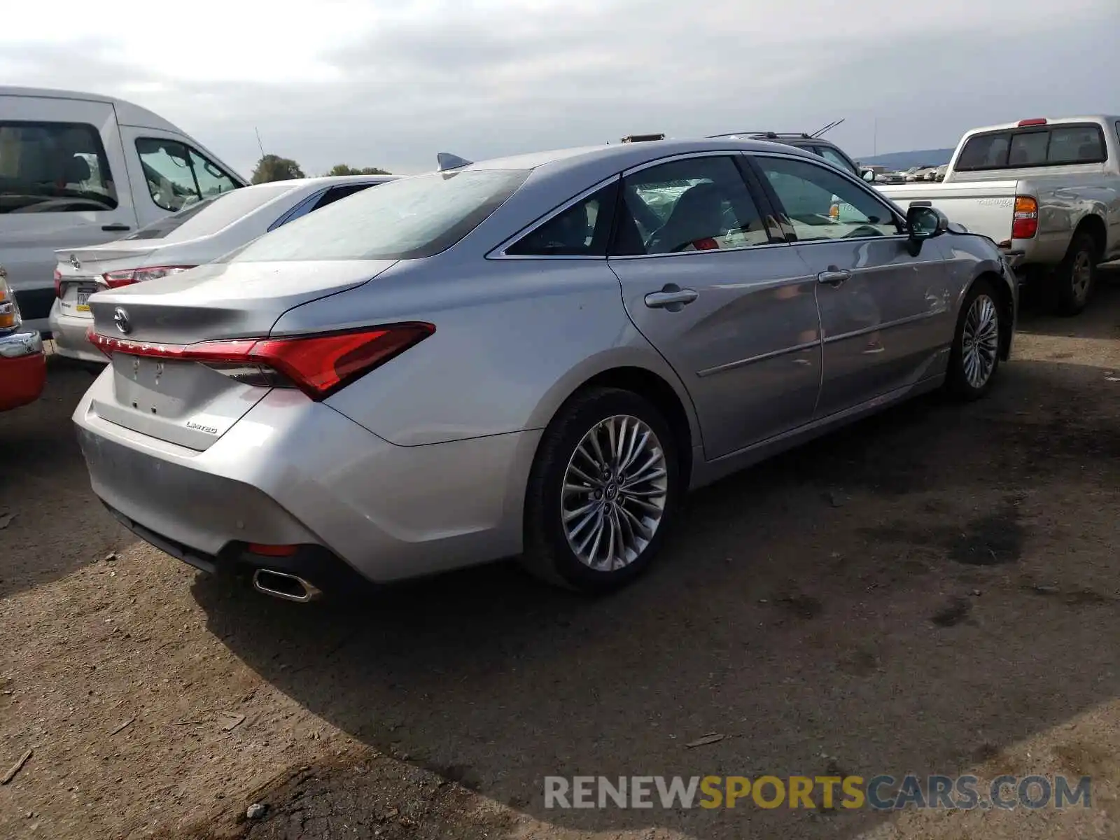 4 Photograph of a damaged car 4T1BZ1FB2KU018360 TOYOTA AVALON 2019