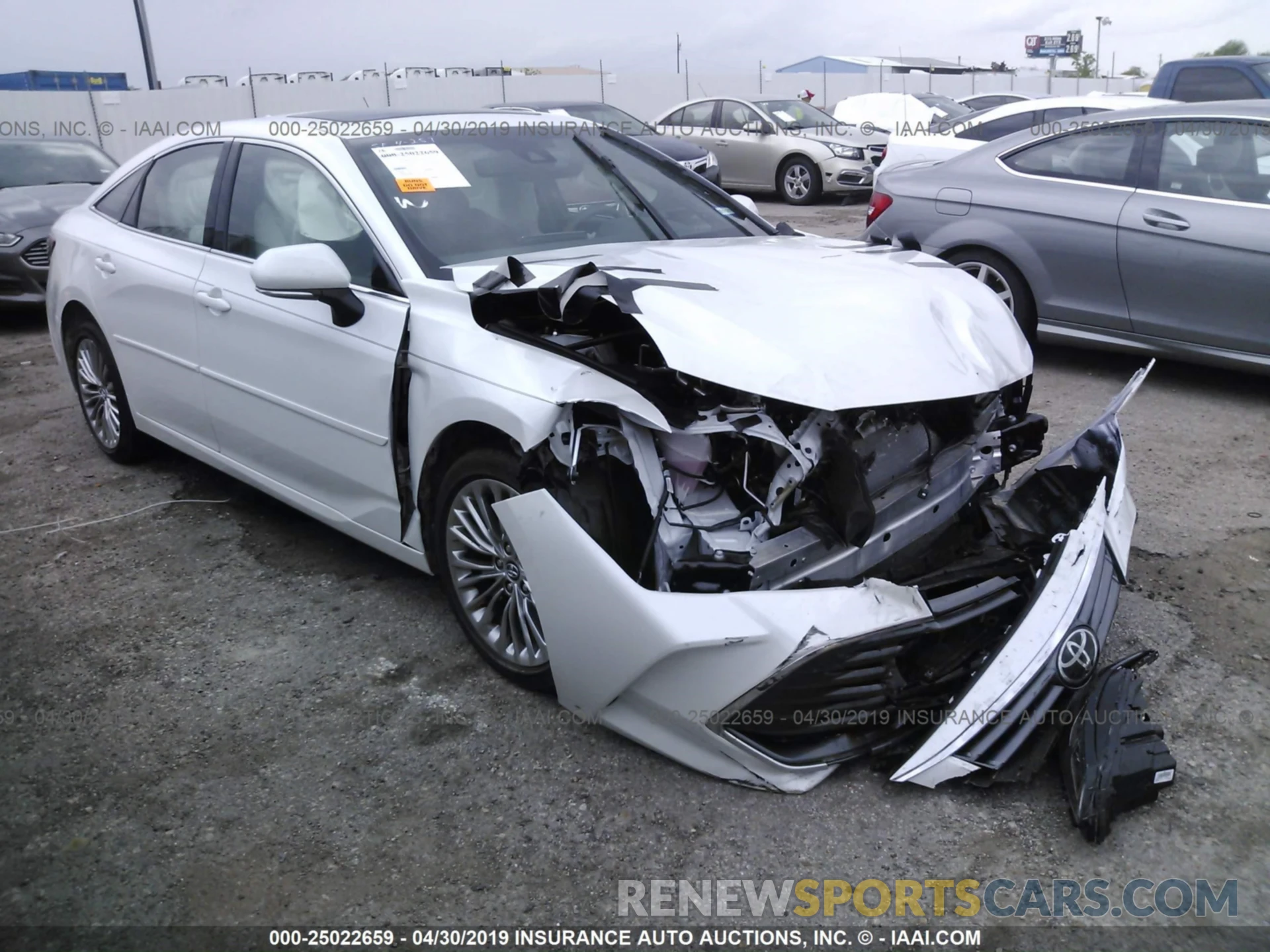 1 Photograph of a damaged car 4T1BZ1FB2KU019556 TOYOTA AVALON 2019