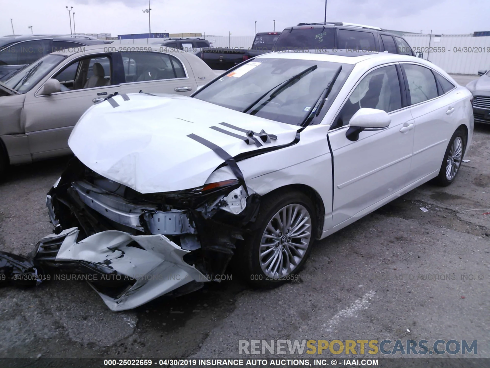 2 Photograph of a damaged car 4T1BZ1FB2KU019556 TOYOTA AVALON 2019