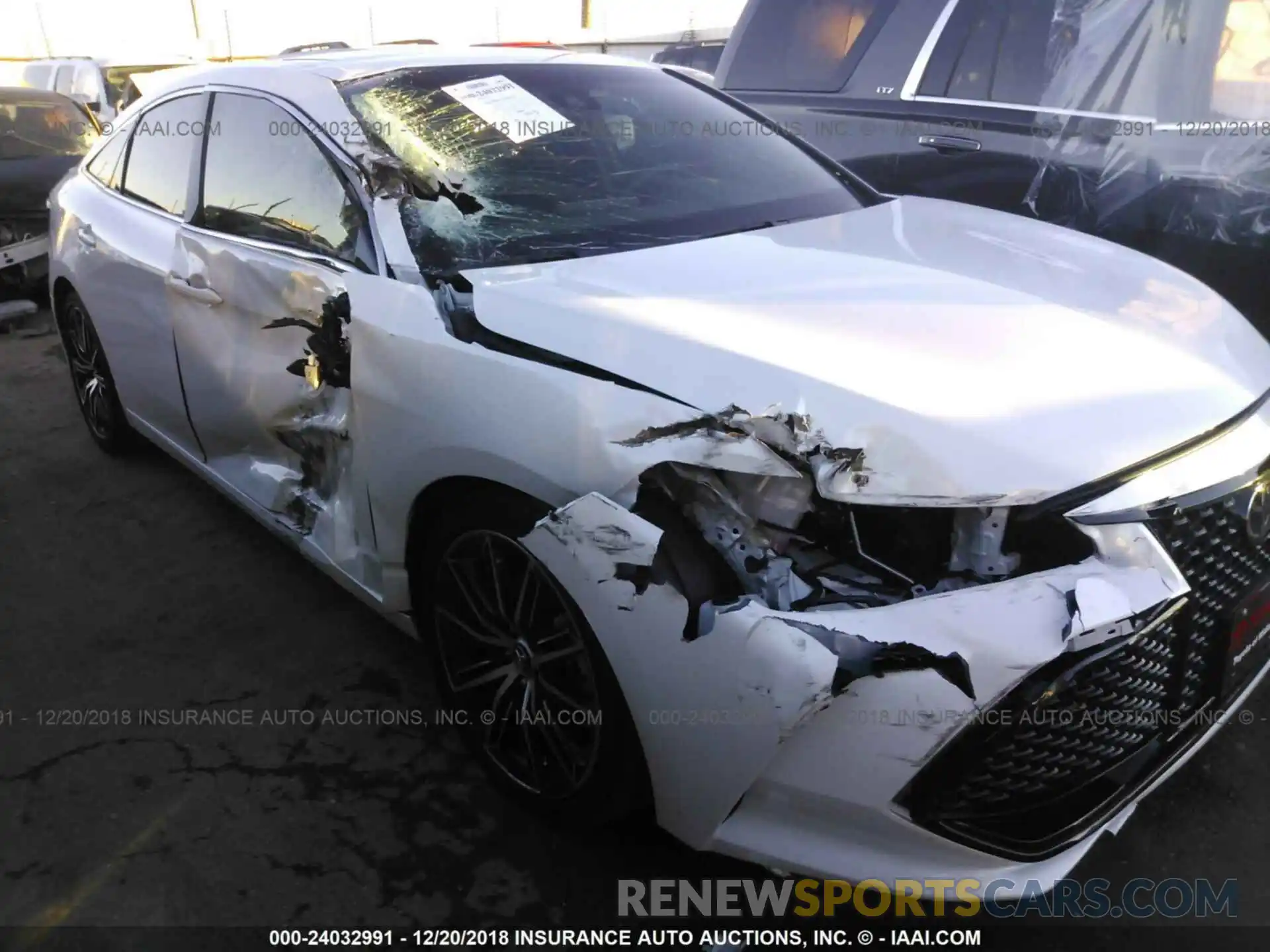 6 Photograph of a damaged car 4T1BZ1FB2KU019802 TOYOTA AVALON 2019