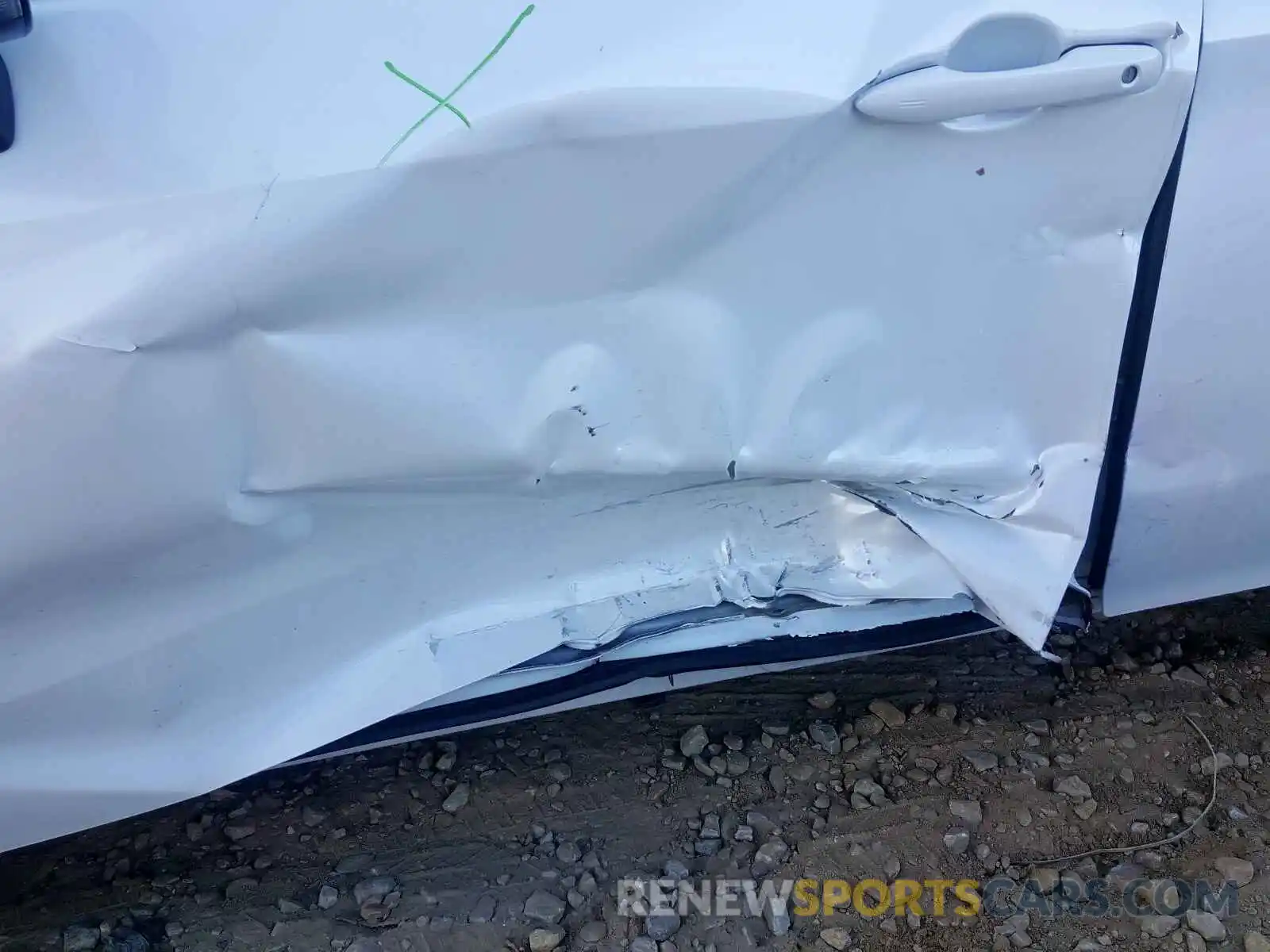 9 Photograph of a damaged car 4T1BZ1FB2KU022019 TOYOTA AVALON 2019