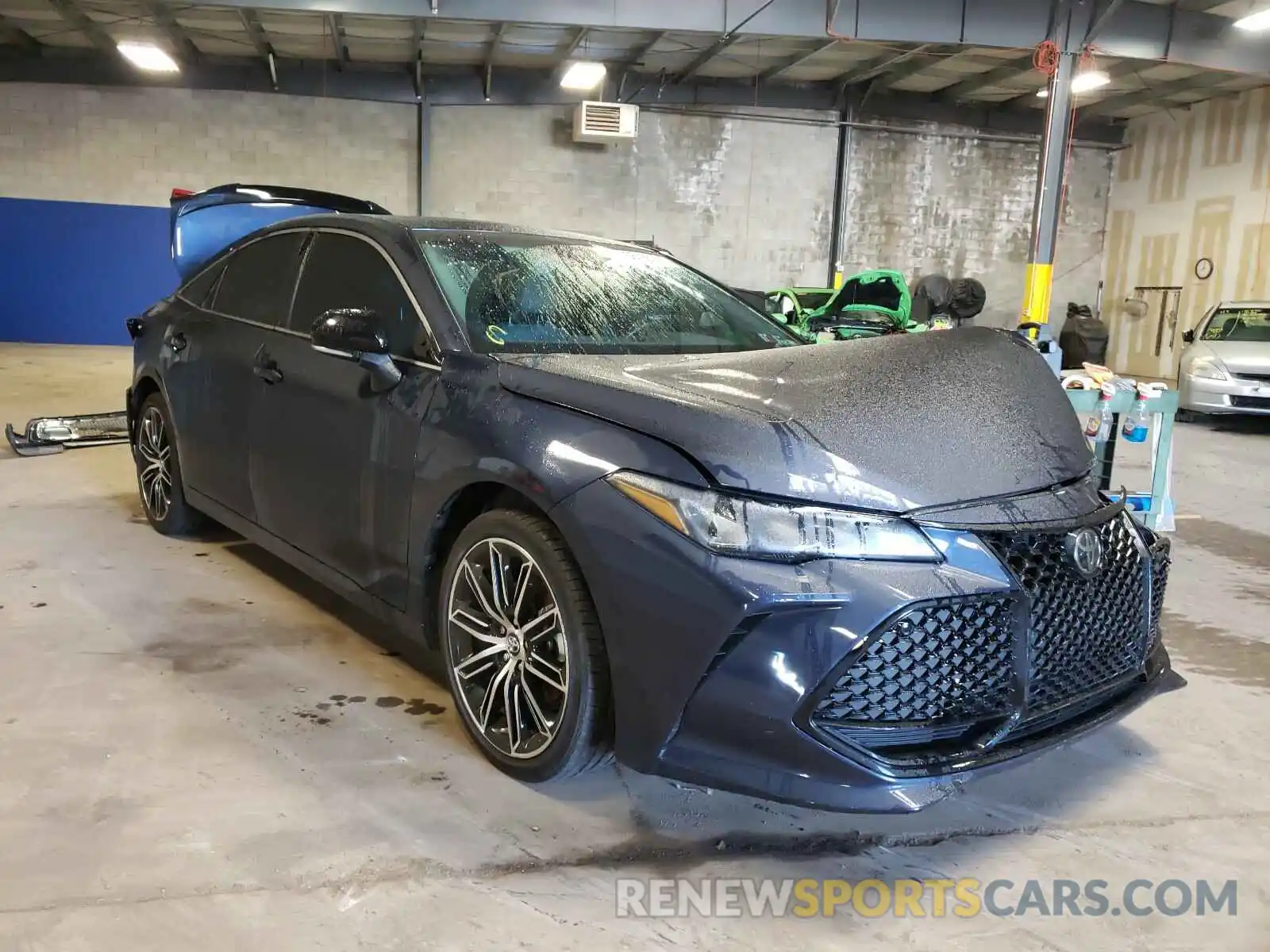 1 Photograph of a damaged car 4T1BZ1FB2KU024708 TOYOTA AVALON 2019