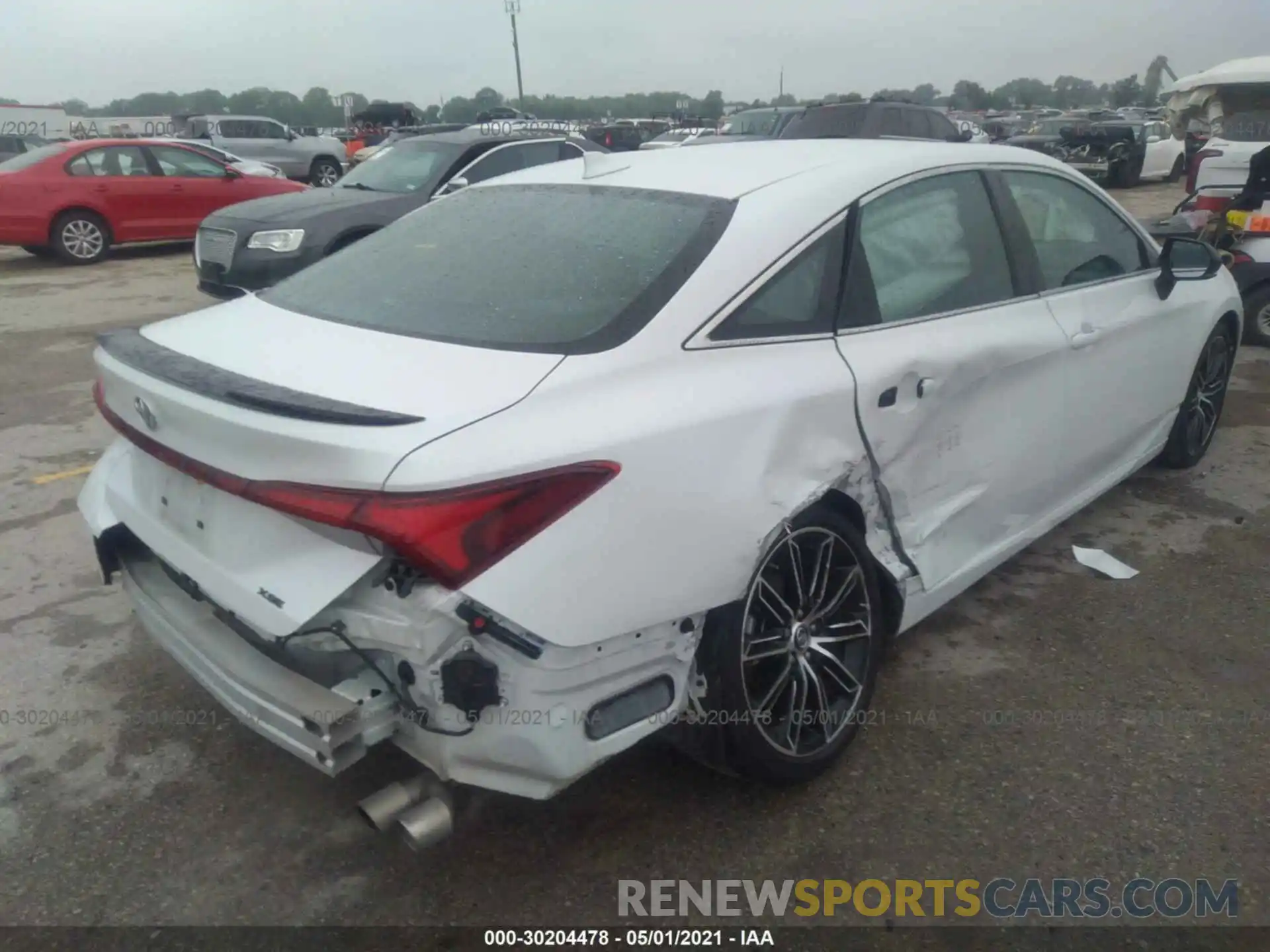 4 Photograph of a damaged car 4T1BZ1FB2KU026457 TOYOTA AVALON 2019