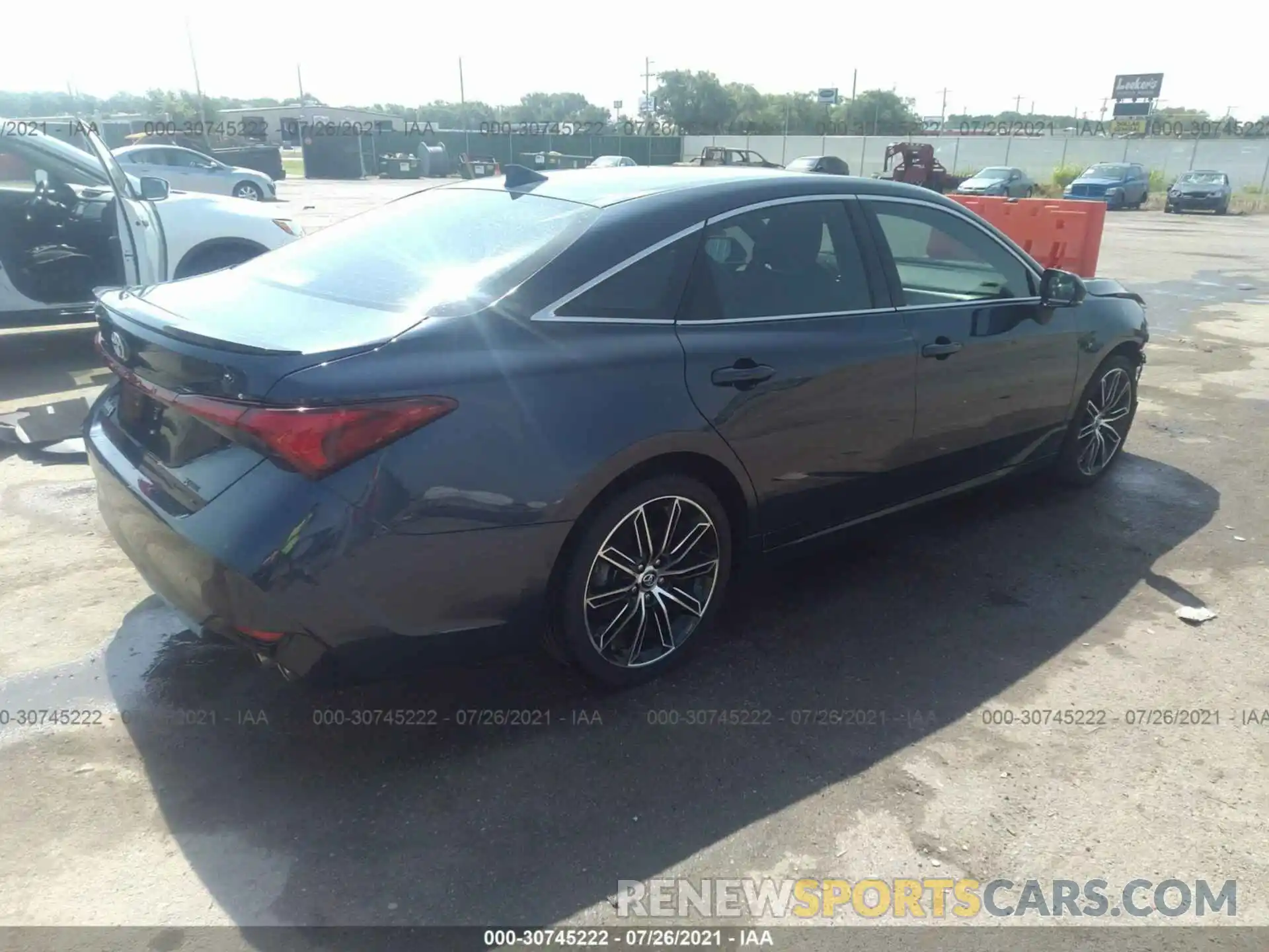 4 Photograph of a damaged car 4T1BZ1FB2KU026846 TOYOTA AVALON 2019