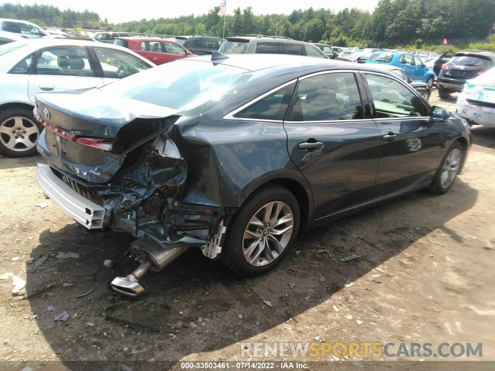 4 Photograph of a damaged car 4T1BZ1FB2KU027012 TOYOTA AVALON 2019