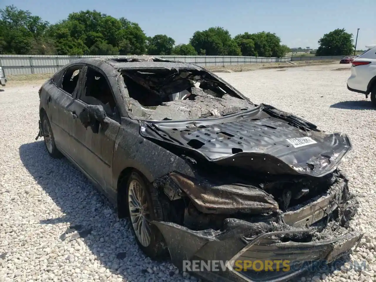 1 Photograph of a damaged car 4T1BZ1FB2KU031626 TOYOTA AVALON 2019