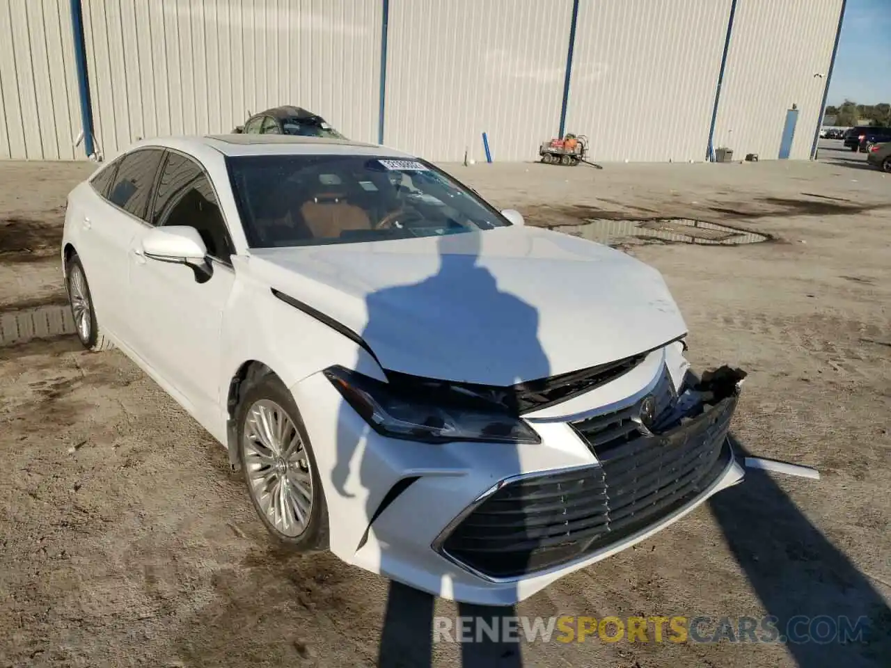 1 Photograph of a damaged car 4T1BZ1FB2KU032632 TOYOTA AVALON 2019