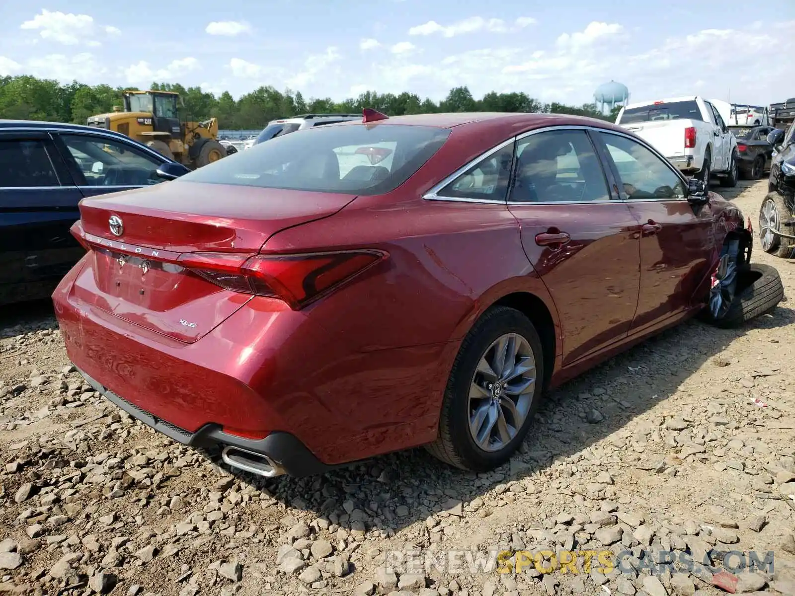 4 Photograph of a damaged car 4T1BZ1FB2KU033151 TOYOTA AVALON 2019