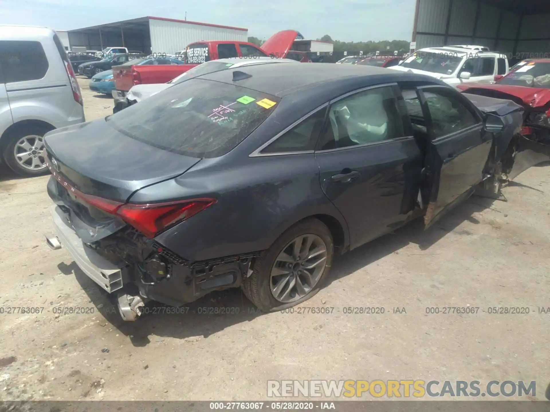 4 Photograph of a damaged car 4T1BZ1FB2KU033540 TOYOTA AVALON 2019