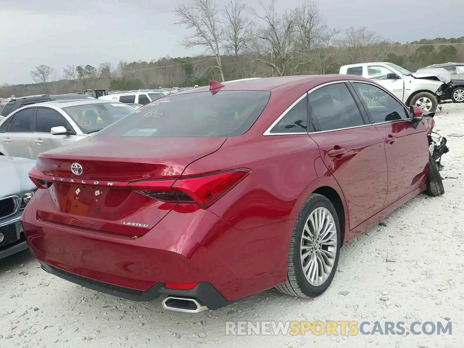 4 Photograph of a damaged car 4T1BZ1FB2KU035921 TOYOTA AVALON 2019