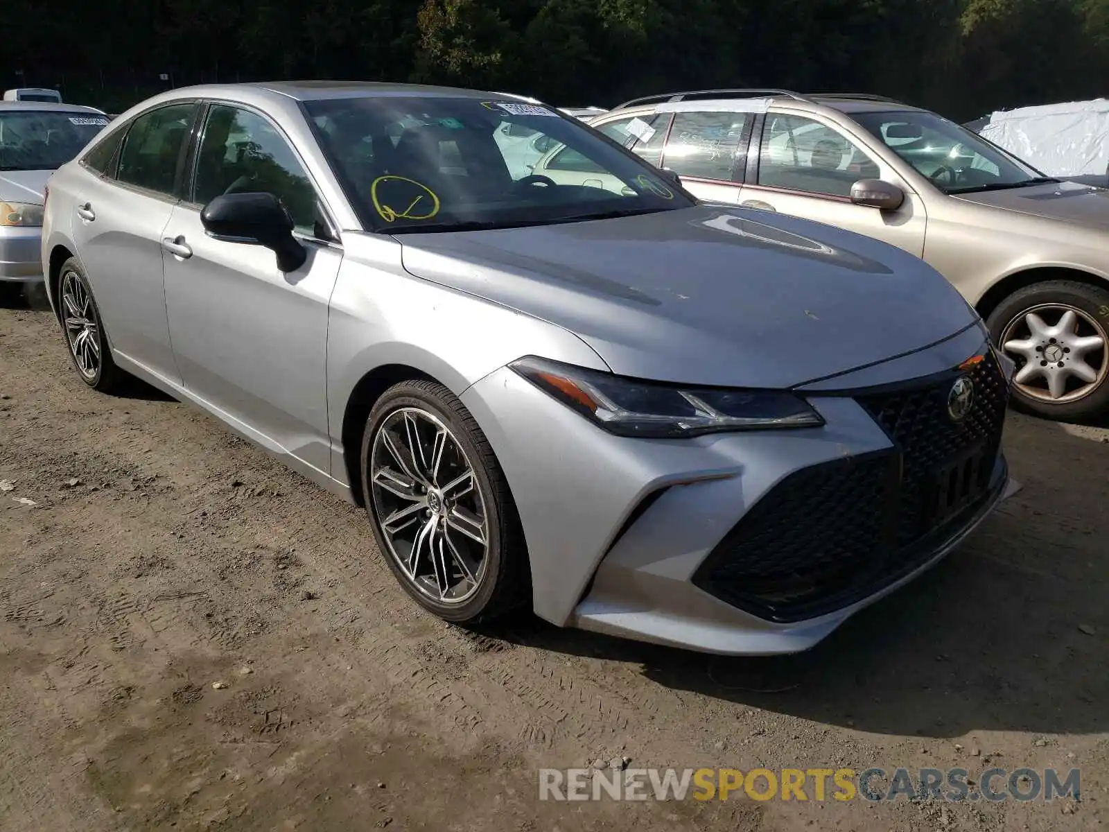 1 Photograph of a damaged car 4T1BZ1FB2KU036549 TOYOTA AVALON 2019