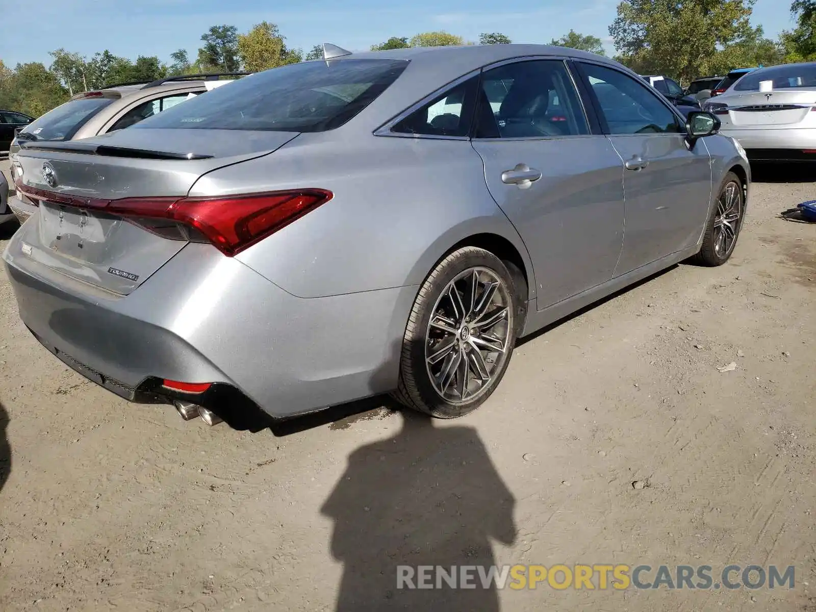 4 Photograph of a damaged car 4T1BZ1FB2KU036549 TOYOTA AVALON 2019