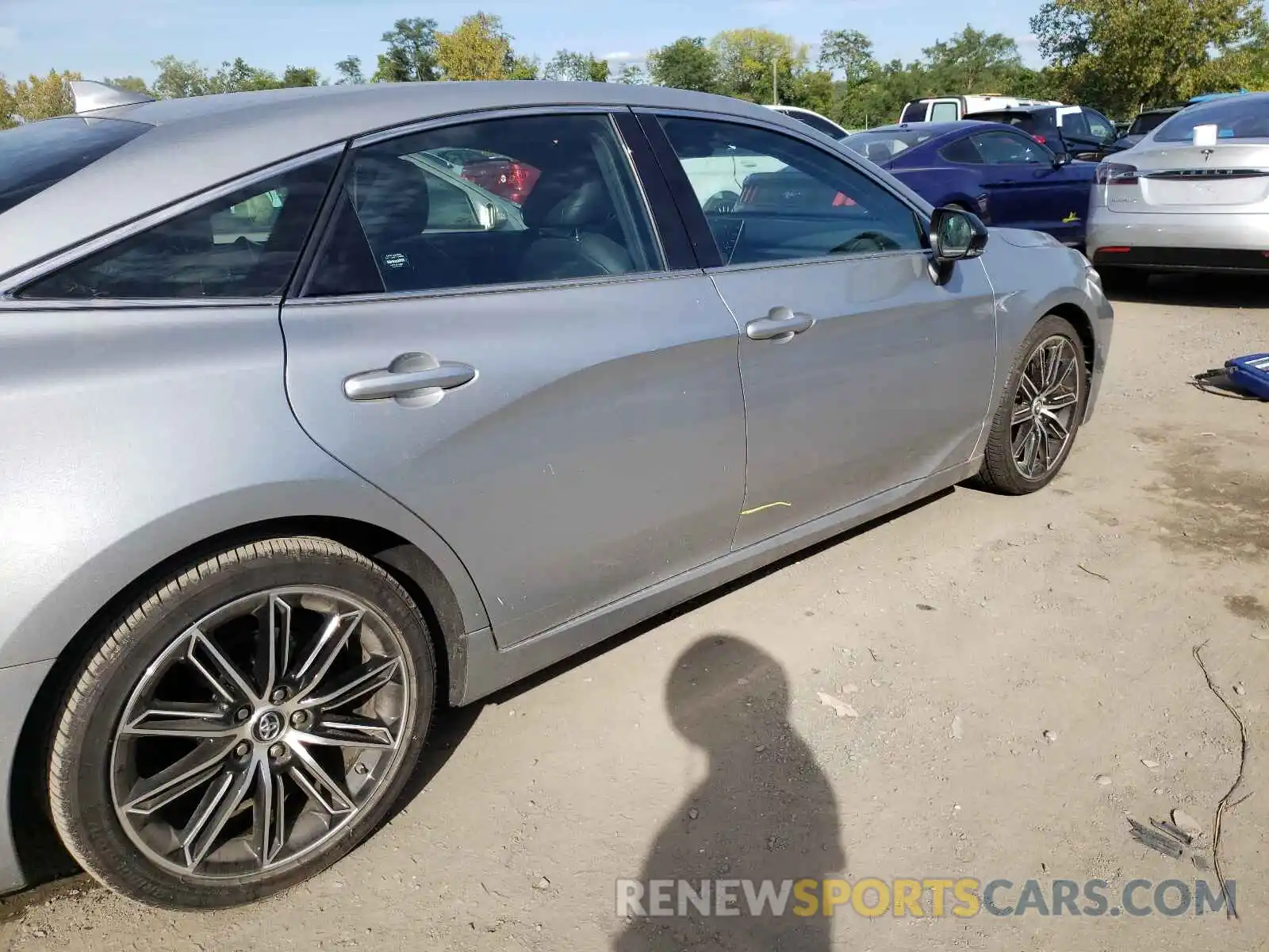 9 Photograph of a damaged car 4T1BZ1FB2KU036549 TOYOTA AVALON 2019