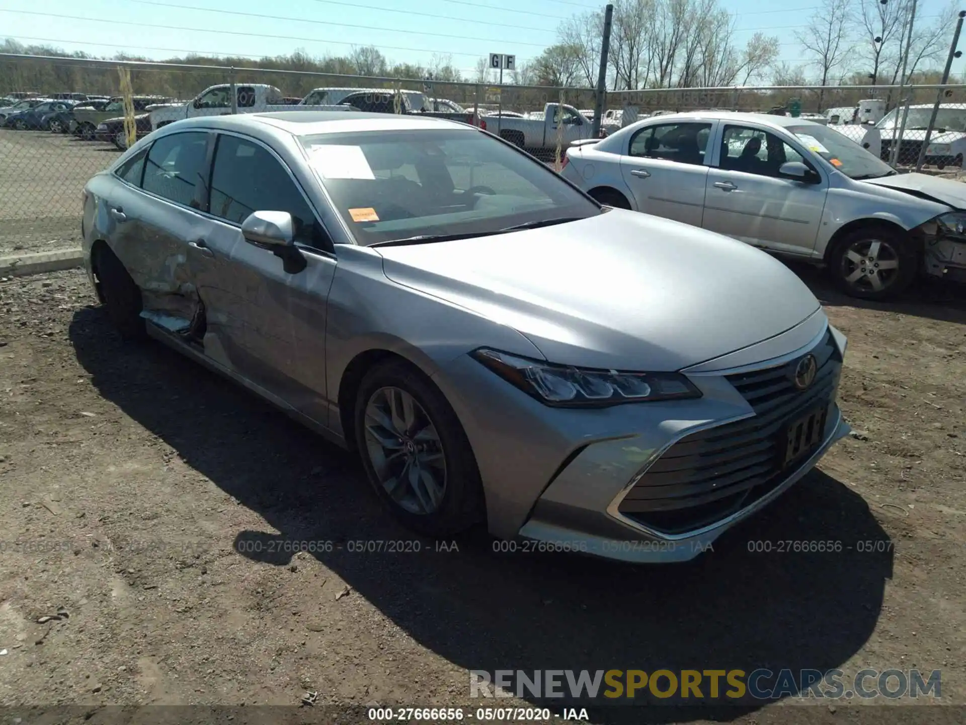 1 Photograph of a damaged car 4T1BZ1FB2KU038009 TOYOTA AVALON 2019