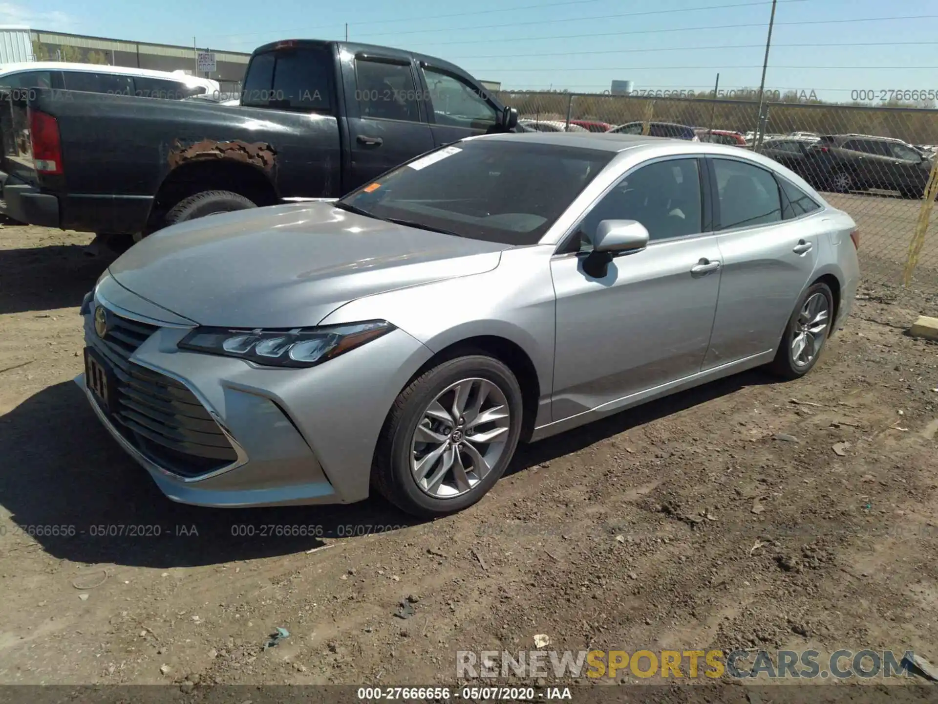 2 Photograph of a damaged car 4T1BZ1FB2KU038009 TOYOTA AVALON 2019