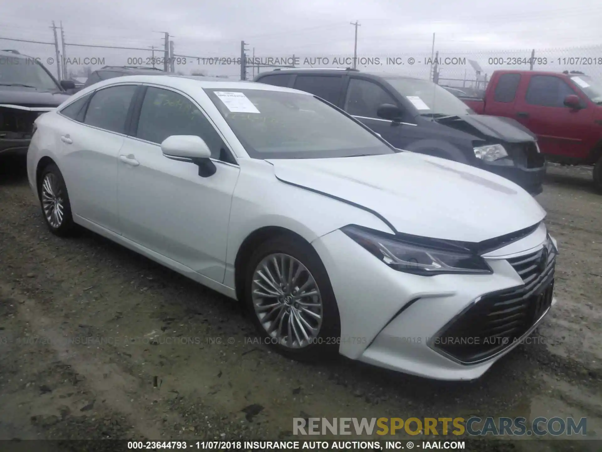 1 Photograph of a damaged car 4T1BZ1FB3KU003673 Toyota Avalon 2019