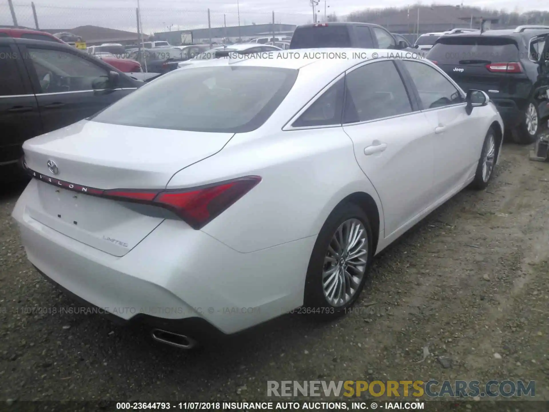 4 Photograph of a damaged car 4T1BZ1FB3KU003673 Toyota Avalon 2019