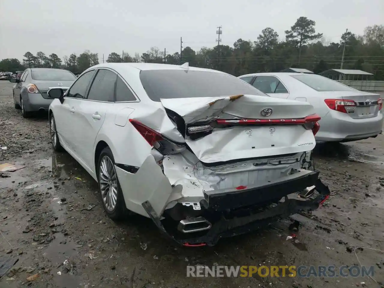 3 Photograph of a damaged car 4T1BZ1FB3KU004113 TOYOTA AVALON 2019