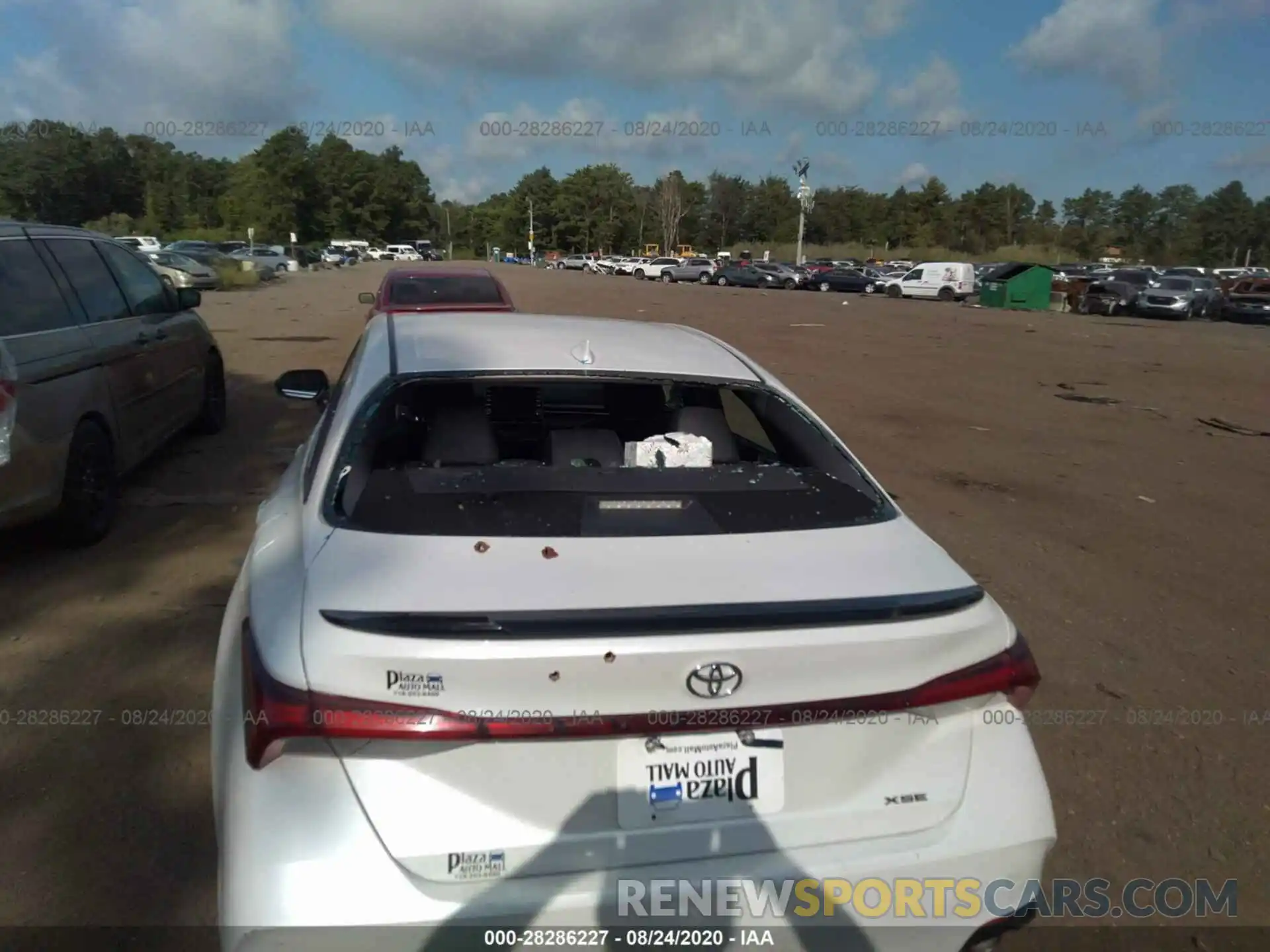 6 Photograph of a damaged car 4T1BZ1FB3KU005732 TOYOTA AVALON 2019