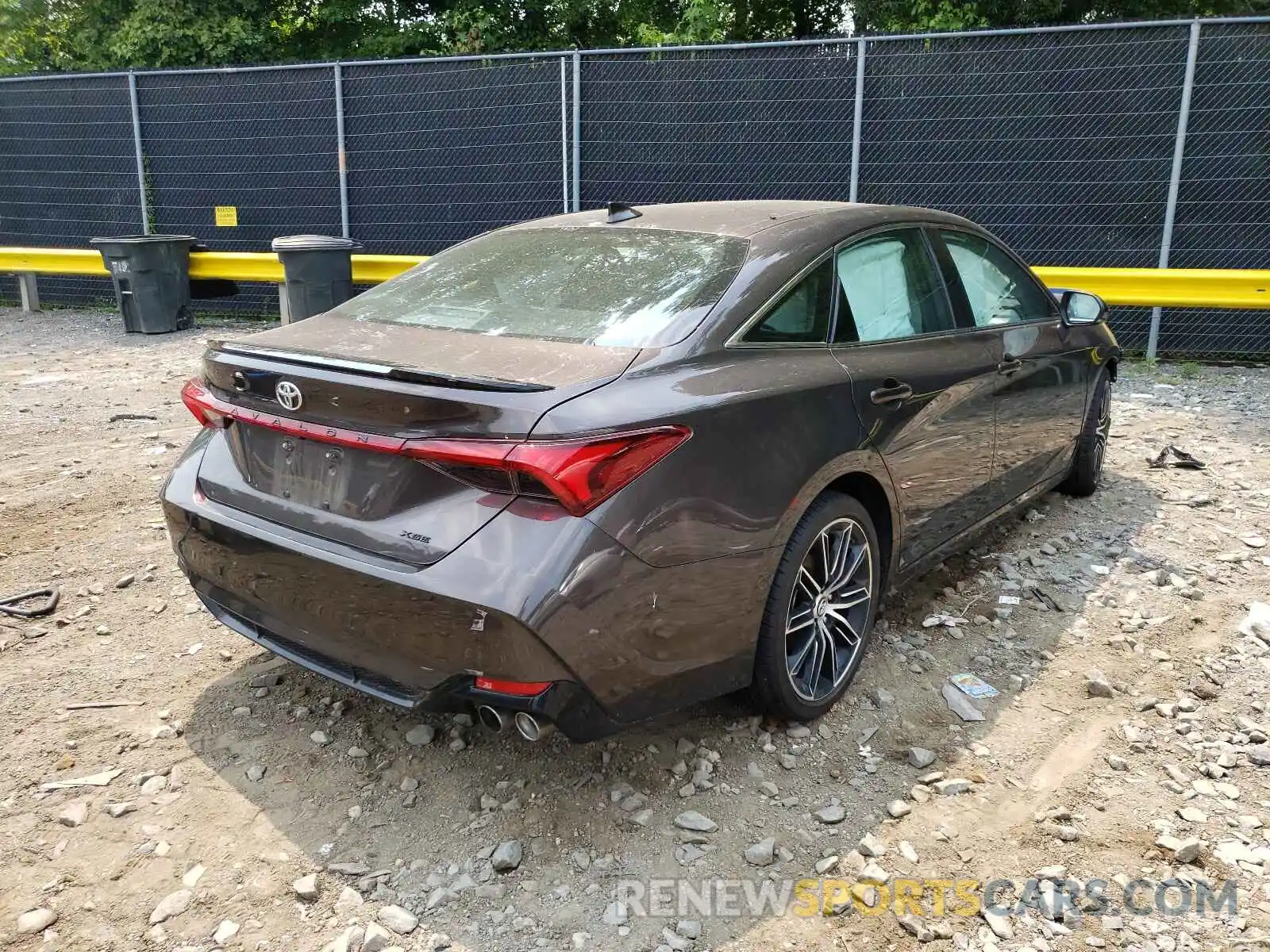 4 Фотография поврежденного автомобиля 4T1BZ1FB3KU007836 TOYOTA AVALON 2019