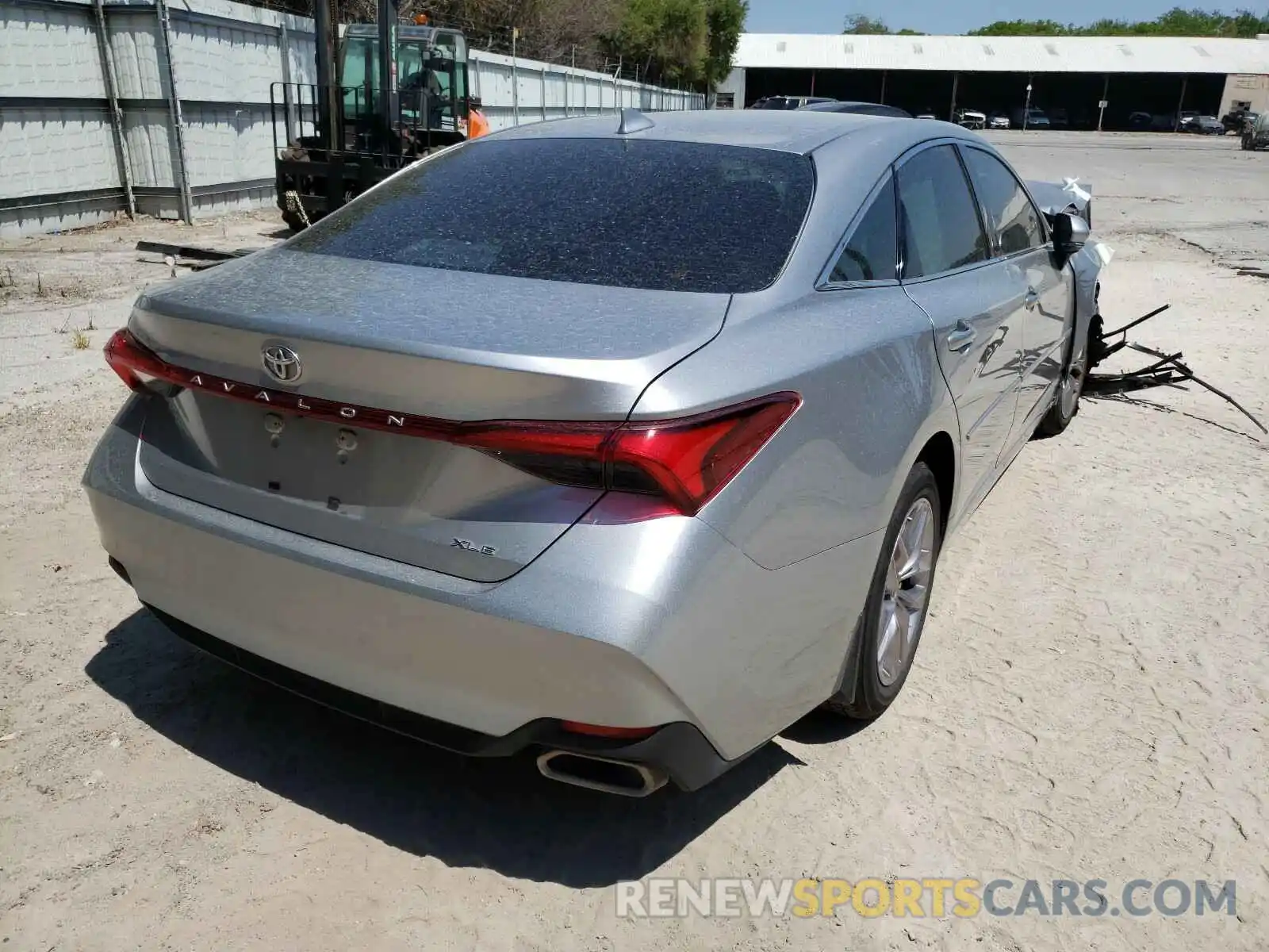 4 Photograph of a damaged car 4T1BZ1FB3KU015421 TOYOTA AVALON 2019