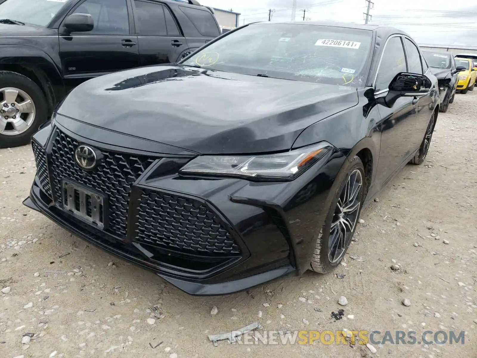 2 Photograph of a damaged car 4T1BZ1FB3KU016407 TOYOTA AVALON 2019