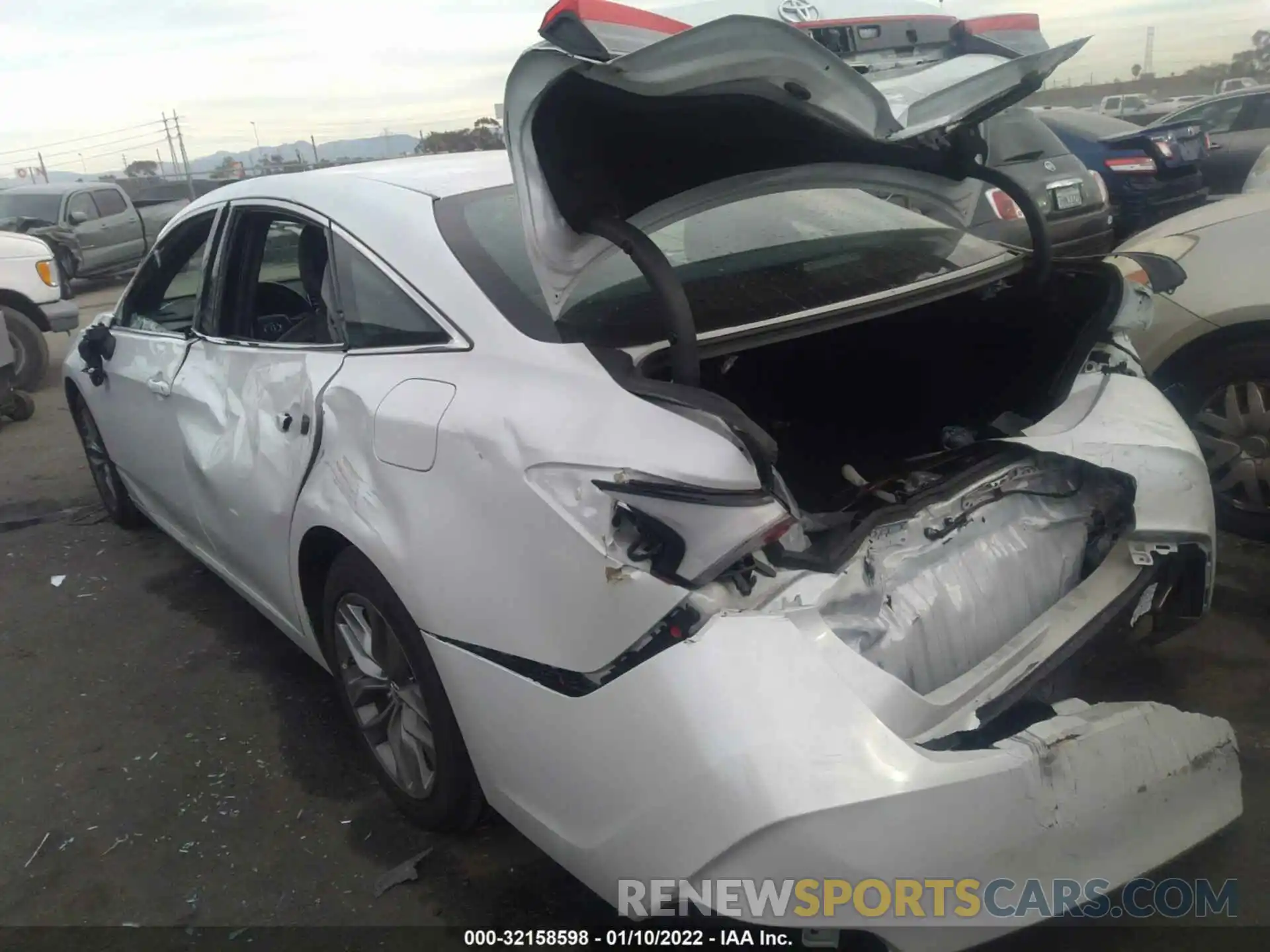 3 Photograph of a damaged car 4T1BZ1FB3KU018223 TOYOTA AVALON 2019