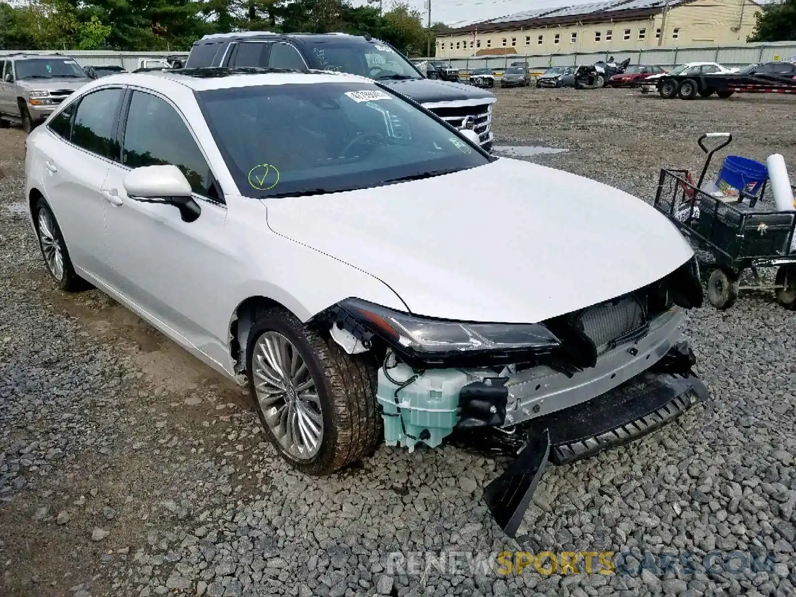 1 Photograph of a damaged car 4T1BZ1FB3KU018769 TOYOTA AVALON 2019